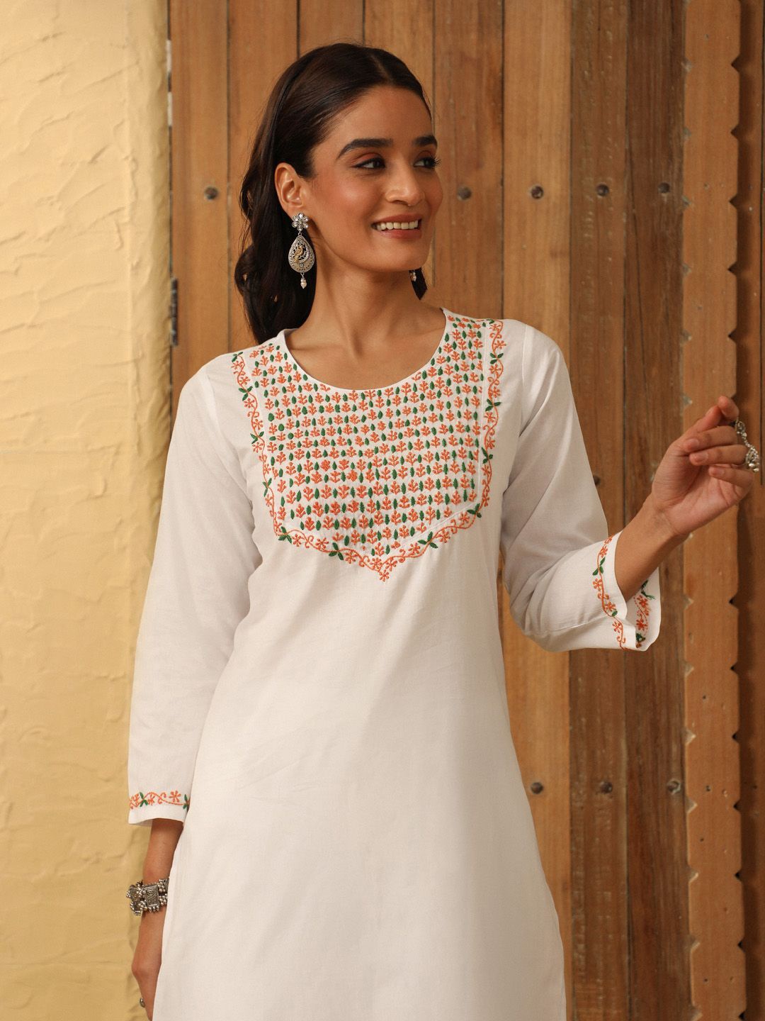 House of Chikankari Women Ethnic Motifs Embroidered Flared Sleeves Chikankari Kurta, White
House of Chikankari Women Ethnic Motifs Embroidered Flared Sleeves Chikankari Kurta, White