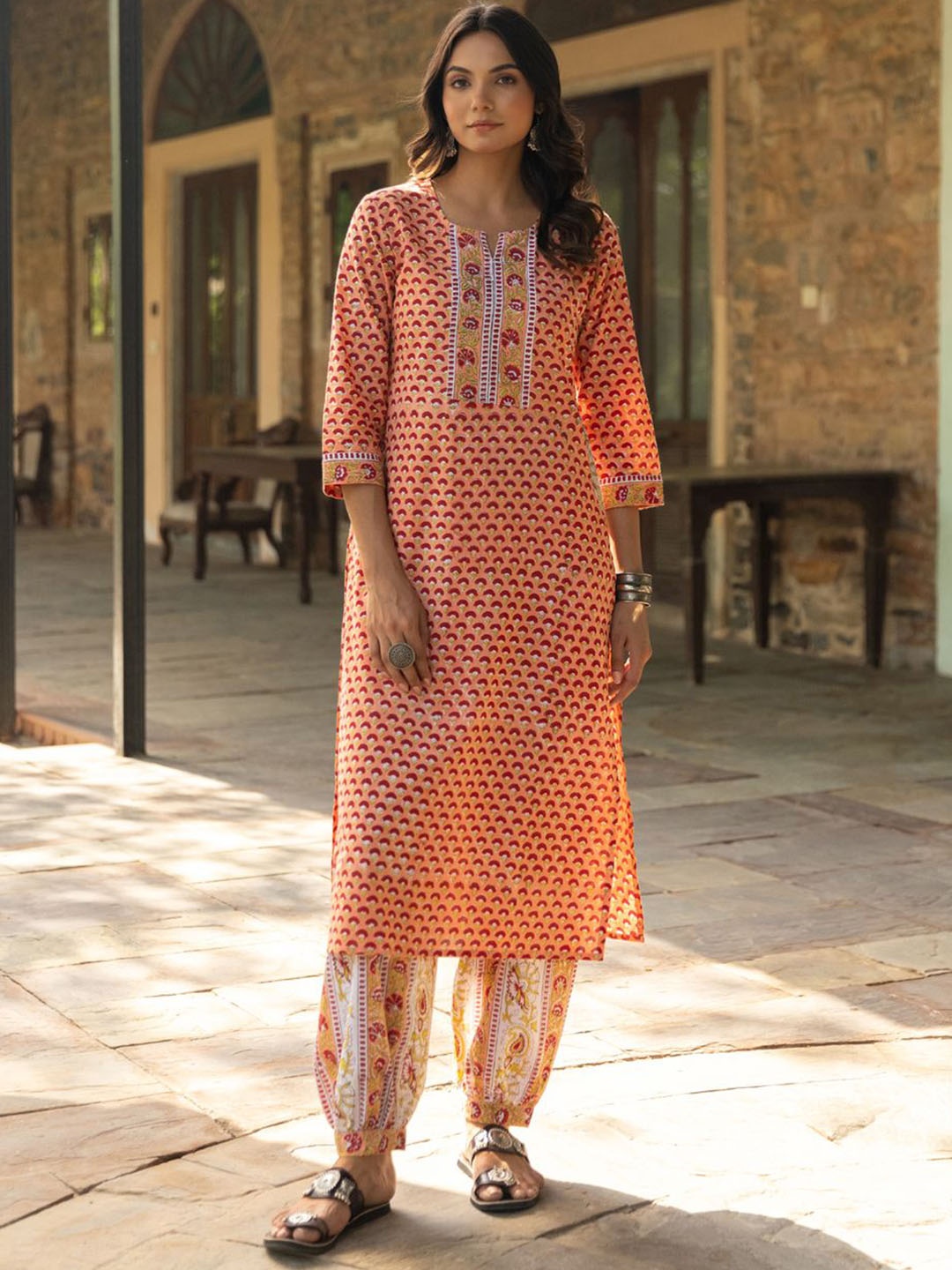 The Ethnic Label Floral Block Printed Notch Neck Pure Cotton Straight Kurta With Salwar, Peach
The Ethnic Label Floral Block Printed Notch Neck Pure Cotton Straight Kurta With Salwar, Peach