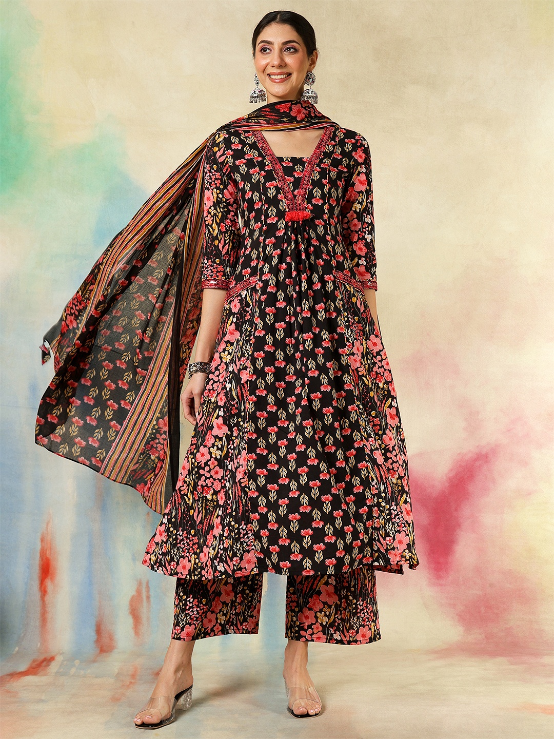 KIMAYRA Women Floral Printed Regular Pure Cotton Kurta with Trousers & With Dupatta, Black
KIMAYRA Women Floral Printed Regular Pure Cotton Kurta with Trousers & With Dupatta, Black