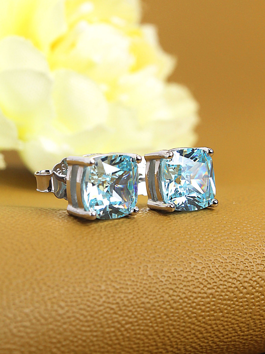 DEVASHREE 925 Sterling Silver Rhodium-Plated Cubic Zirconia Studded Square Shaped Studs
DEVASHREE 925 Sterling Silver Rhodium-Plated Cubic Zirconia Studded Square Shaped Studs