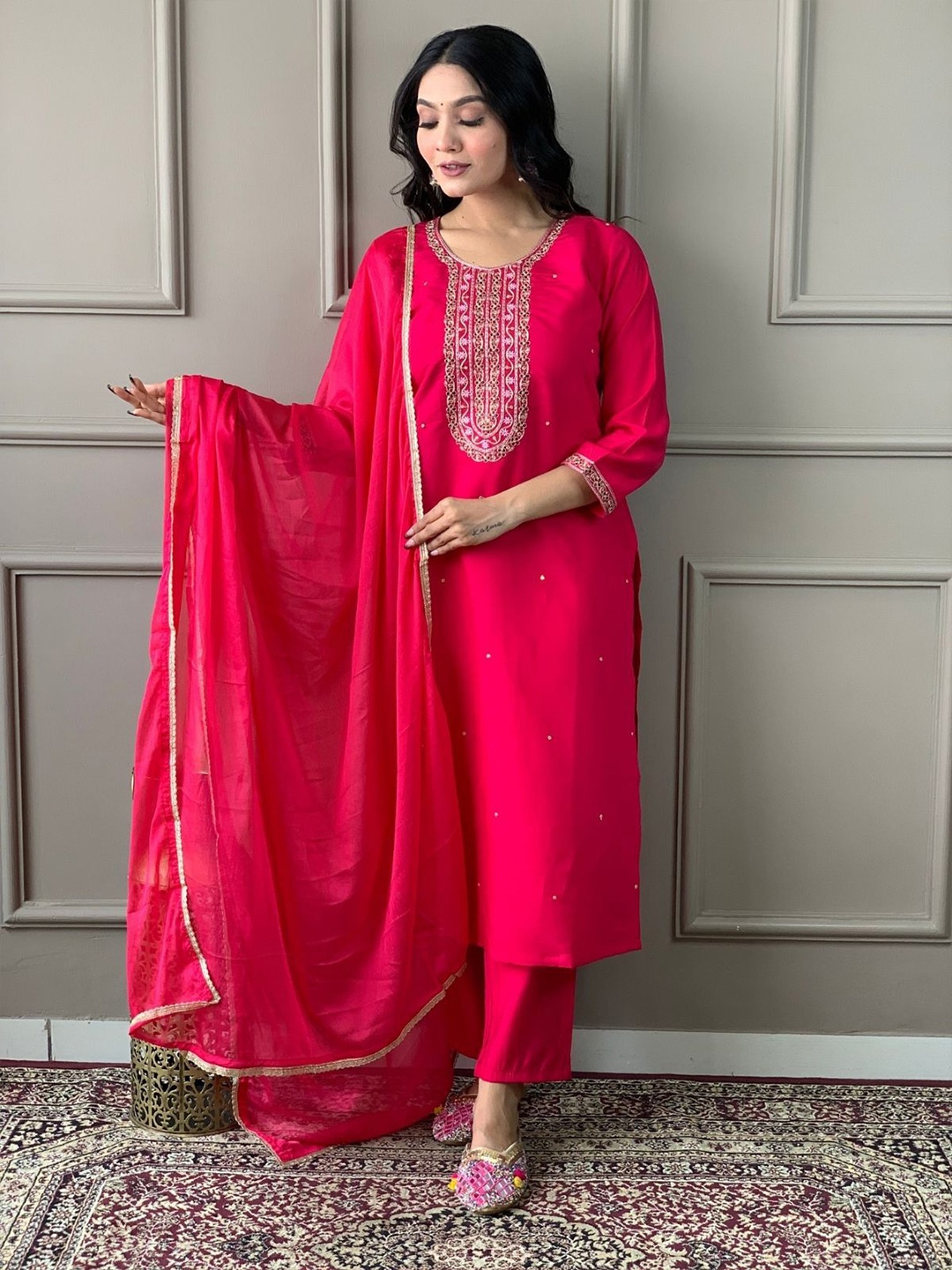 ODETTE Geometric Yoke Design Thread Work Straight Kurta with Trousers & Dupatta, Pink
ODETTE Geometric Yoke Design Thread Work Straight Kurta with Trousers & Dupatta, Pink
