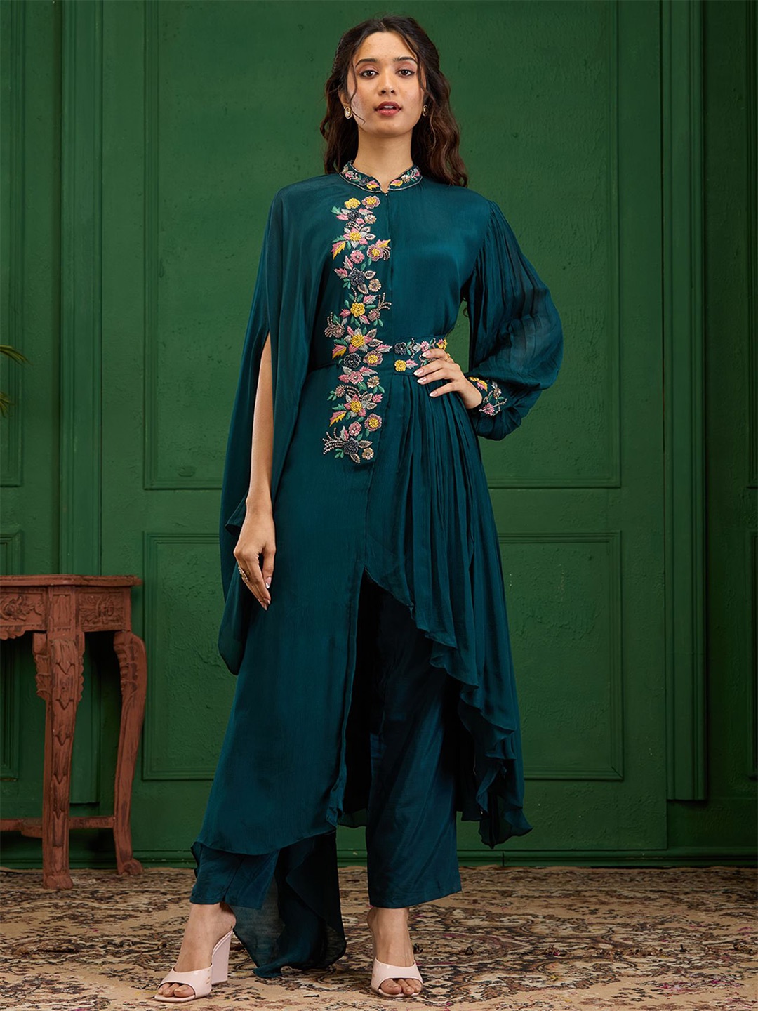 Koskii Floral Embroidered Mandarin Collar Cutdana Georgette A-Line Readymade Salwar Suit, Green
Koskii Floral Embroidered Mandarin Collar Cutdana Georgette A-Line Readymade Salwar Suit, Green