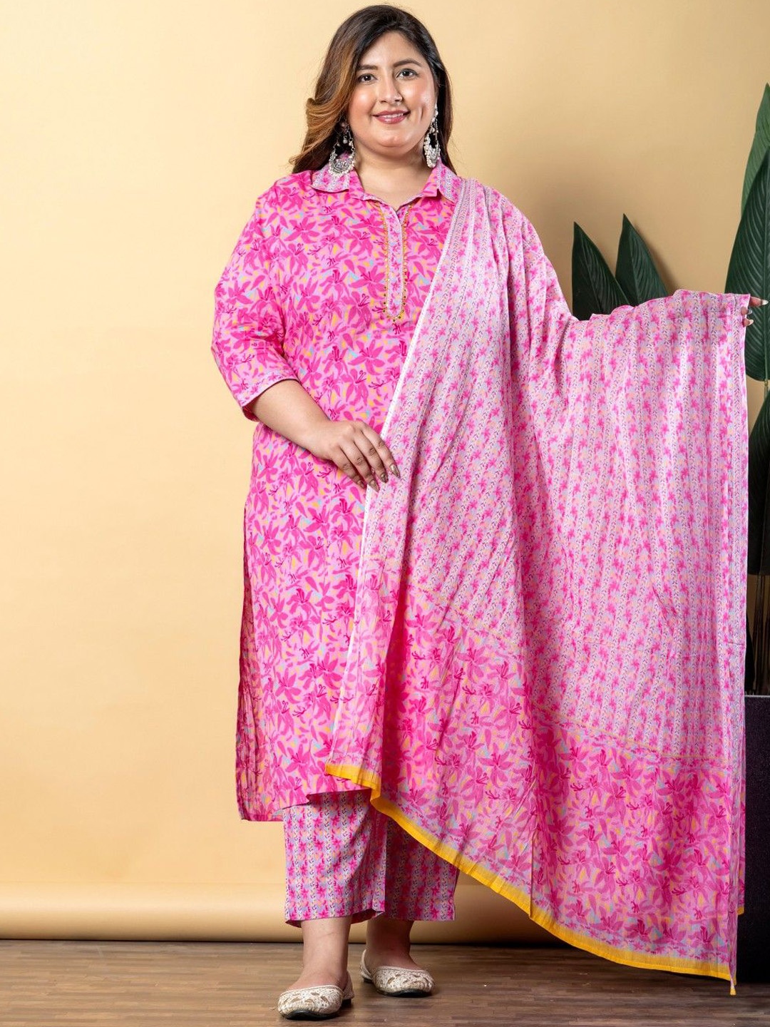 Readiprint Women Floral Printed Regular Thread Work Pure Cotton Kurta with Palazzos & With Dupatta, Pink
Readiprint Women Floral Printed Regular Thread Work Pure Cotton Kurta with Palazzos & With Dupatta, Pink