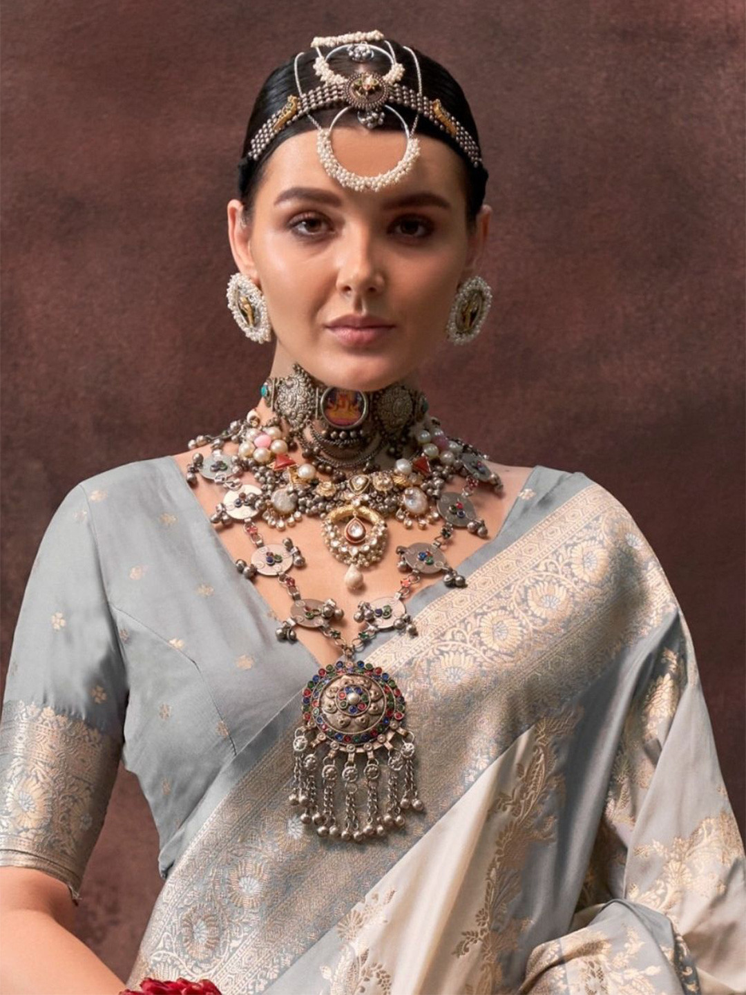 BLENDIFY Woven Design Zari Silk Blend Banarasi Saree, Grey 
BLENDIFY Woven Design Zari Silk Blend Banarasi Saree, Grey