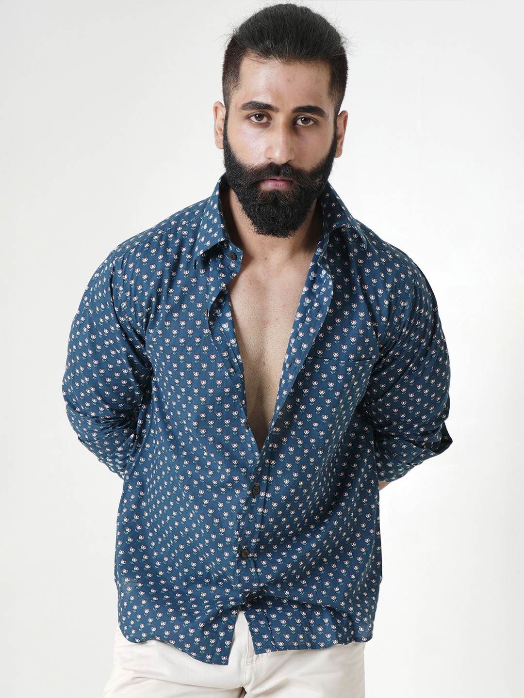 Style Matters Men Standard Fit Spread Collar Floral Printed Cotton Casual Shirt, Navy blue
Style Matters Men Standard Fit Spread Collar Floral Printed Cotton Casual Shirt, Navy blue