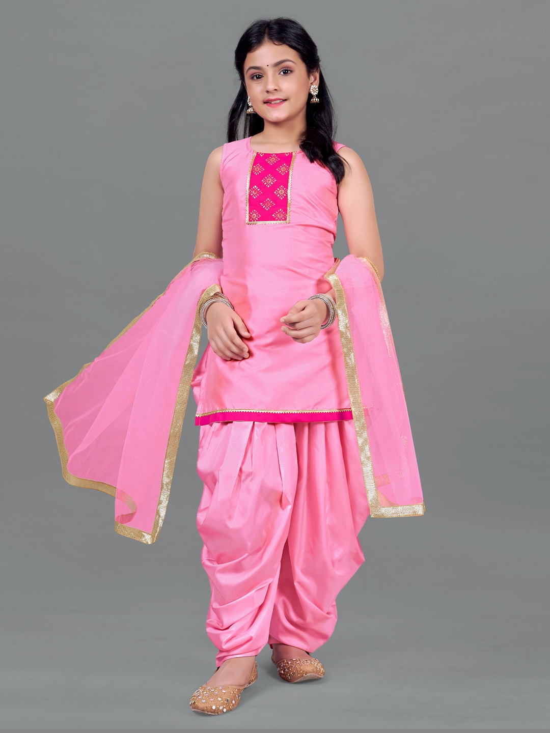 Sangria Girls Pink Sleeveless Gotta Patti Straight Kurta With Dhoti Pants And Dupatta
Sangria Girls Pink Sleeveless Gotta Patti Straight Kurta With Dhoti Pants And Dupatta