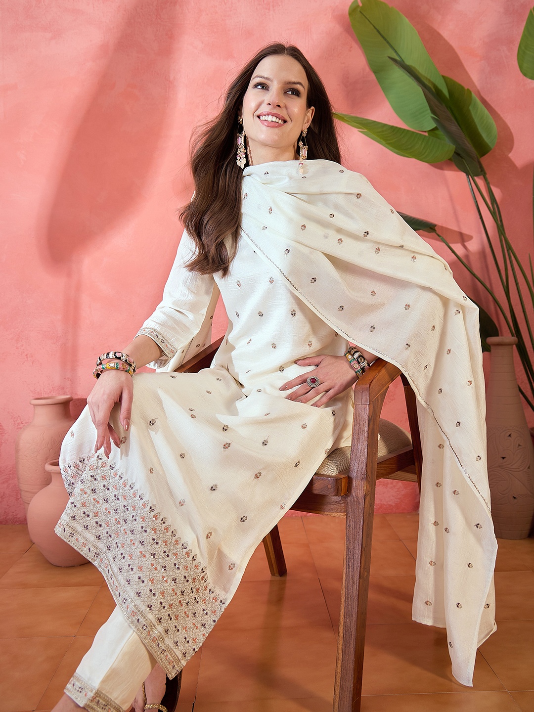 Sangria Off White Floral Embroidered Sequinned Straight Kurta With Trouser And Dupatta
Sangria Off White Floral Embroidered Sequinned Straight Kurta With Trouser And Dupatta