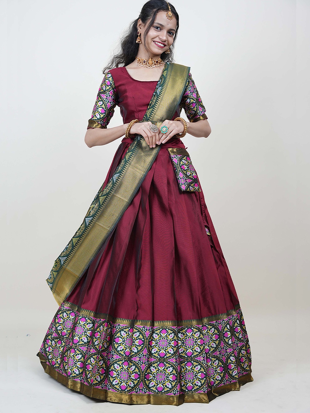 MAGMINA Woven Design Zari Unstitched Lehenga & Unstitched Blouse With Dupatta, Maroon
MAGMINA Woven Design Zari Unstitched Lehenga & Unstitched Blouse With Dupatta, Maroon