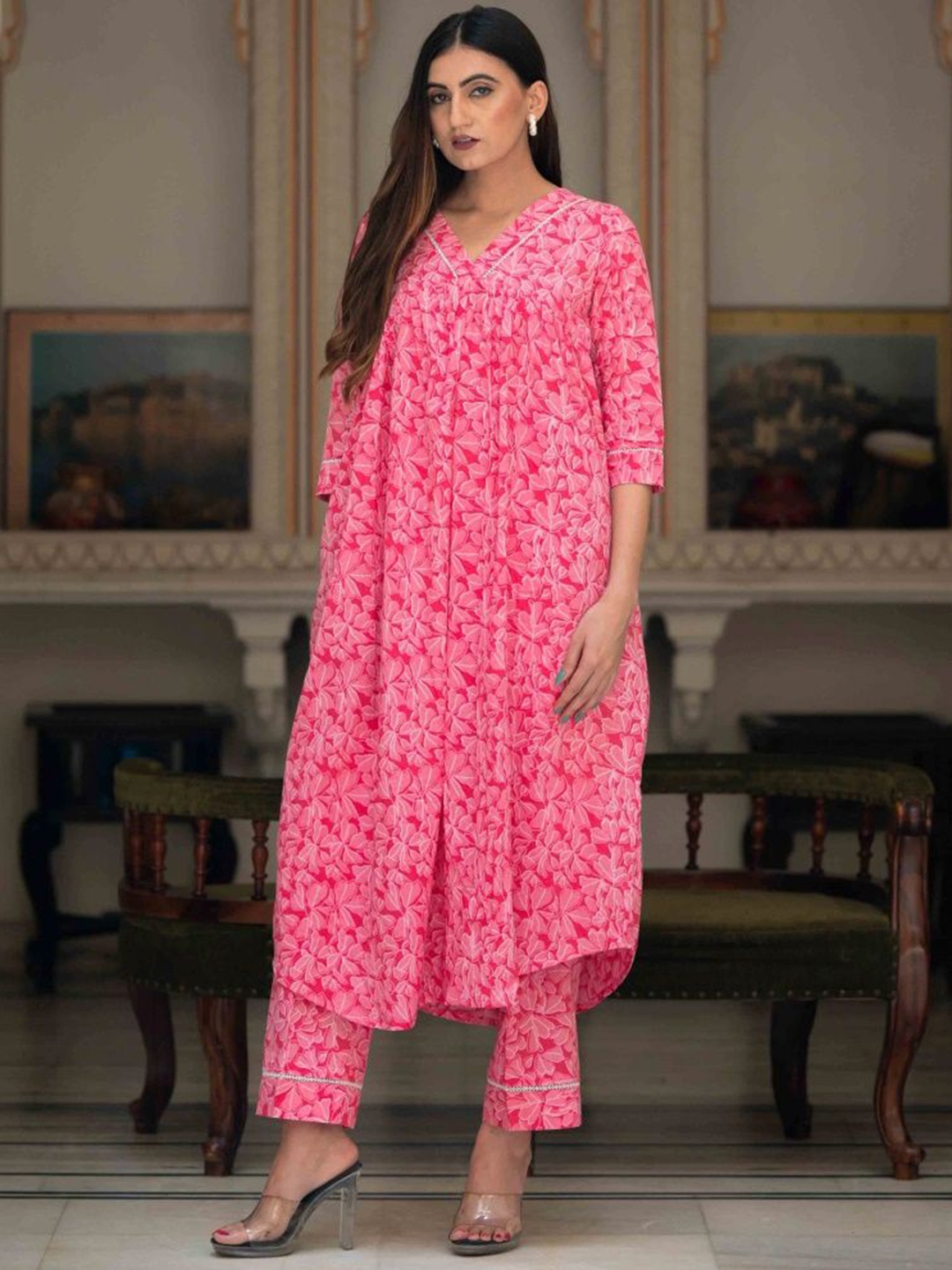 HOUSE OF BAISA Floral Printed V-Neck Pleated Pure Cotton A-Line Kurta With Palazzo, Pink
HOUSE OF BAISA Floral Printed V-Neck Pleated Pure Cotton A-Line Kurta With Palazzo, Pink