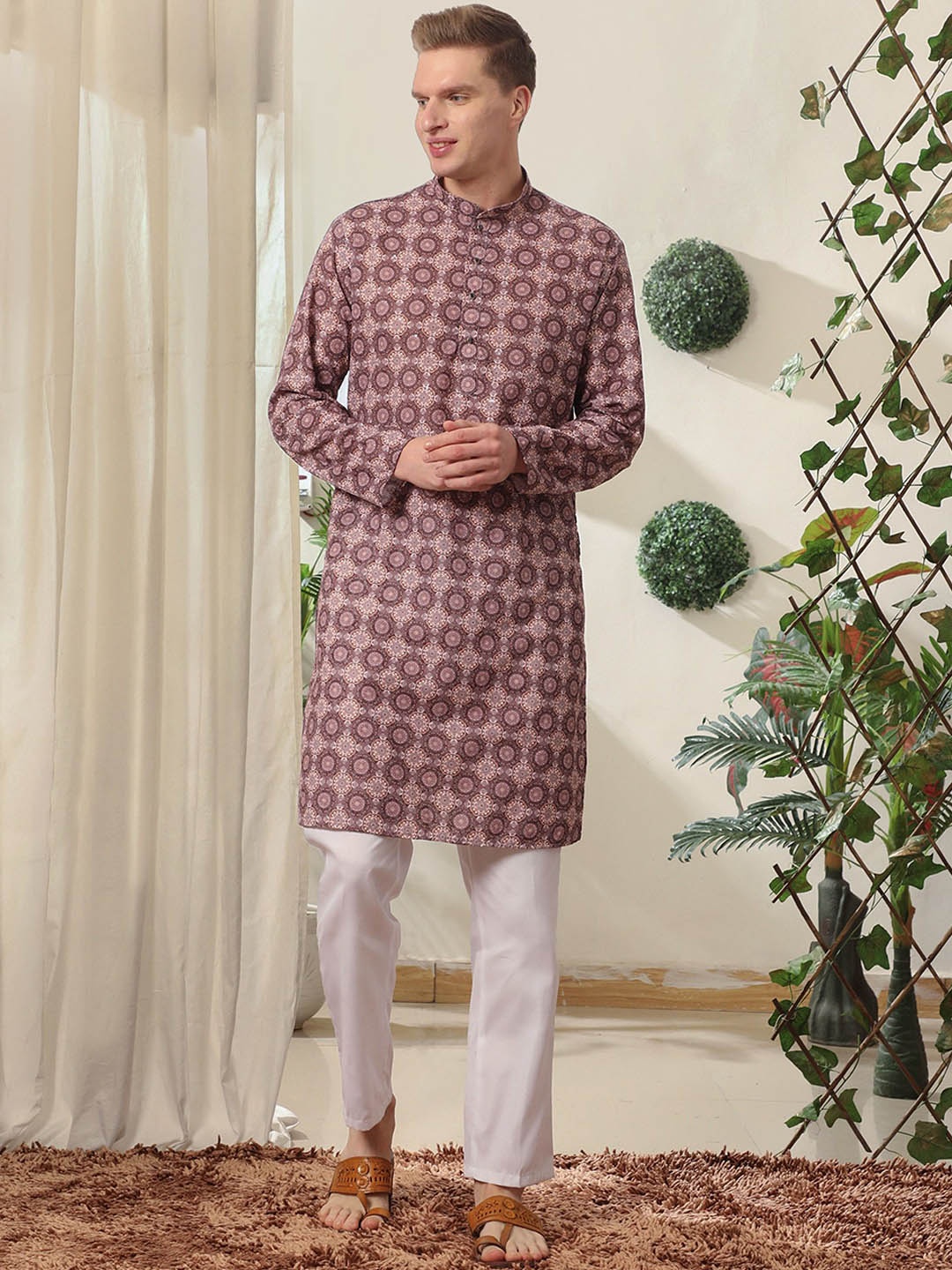 Pro-Ethic STYLE DEVELOPER Floral Printed Mandarin Collar Pure Cotton Kurta With Trousers, Maroon
Pro-Ethic STYLE DEVELOPER Floral Printed Mandarin Collar Pure Cotton Kurta With Trousers, Maroon