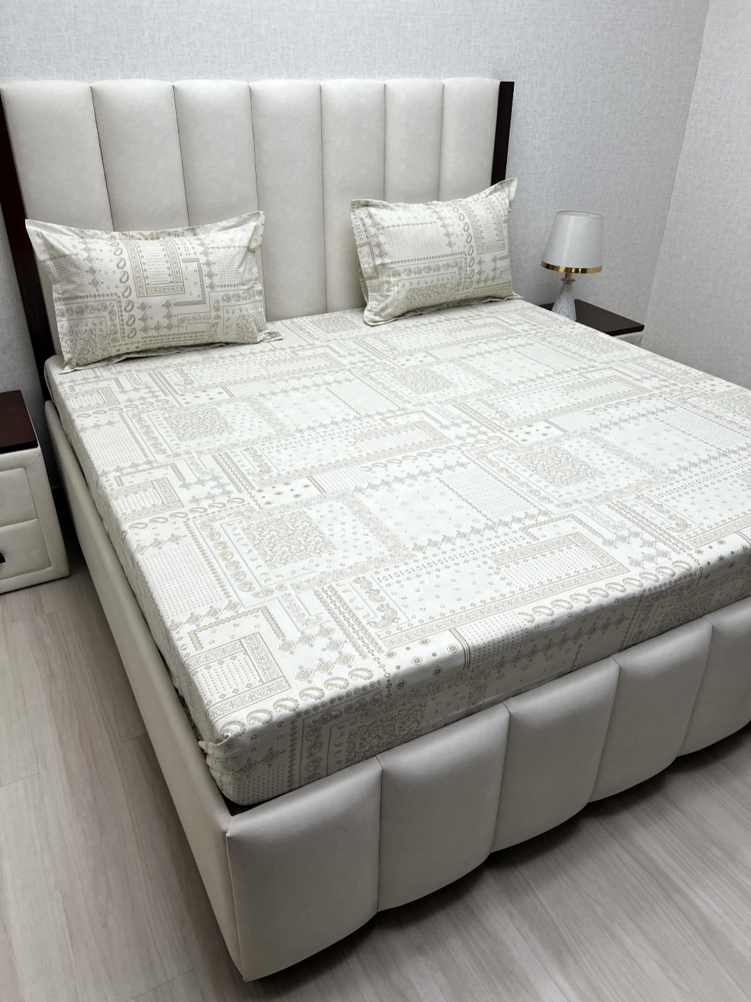 Pure Decor Velar Fur Sib Green Printed Pure Cotton 300TC King Bedsheet Set 2.74 m x 2.74 m
Pure Decor Velar Fur Sib Green Printed Pure Cotton 300TC King Bedsheet Set 2.74 m x 2.74 m