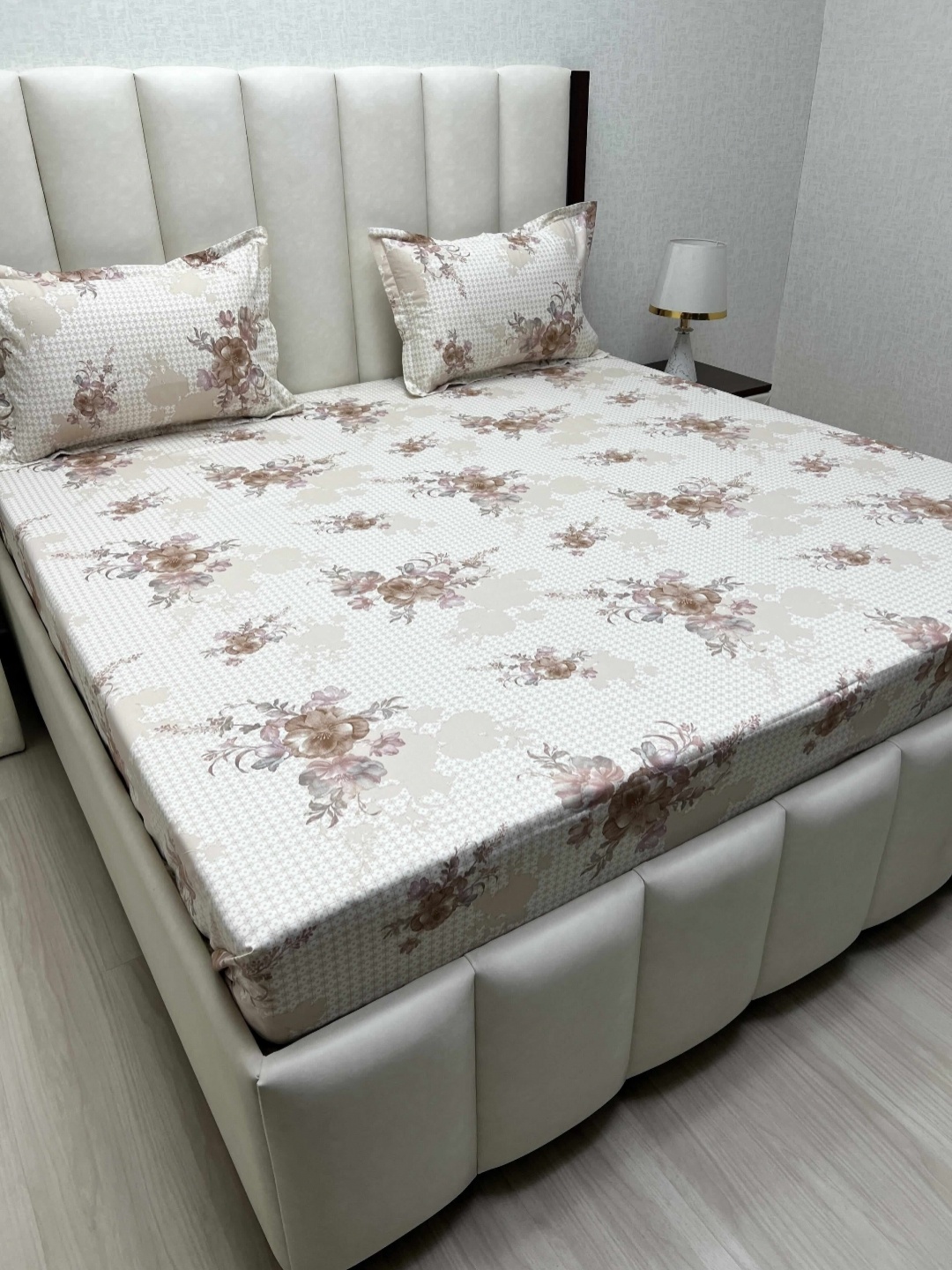 Pure Decor Royal Passion Brown Printed Cotton 240 TC Queen Bedsheet Set 2.28 m x 2.54 m
Pure Decor Royal Passion Brown Printed Cotton 240 TC Queen Bedsheet Set 2.28 m x 2.54 m