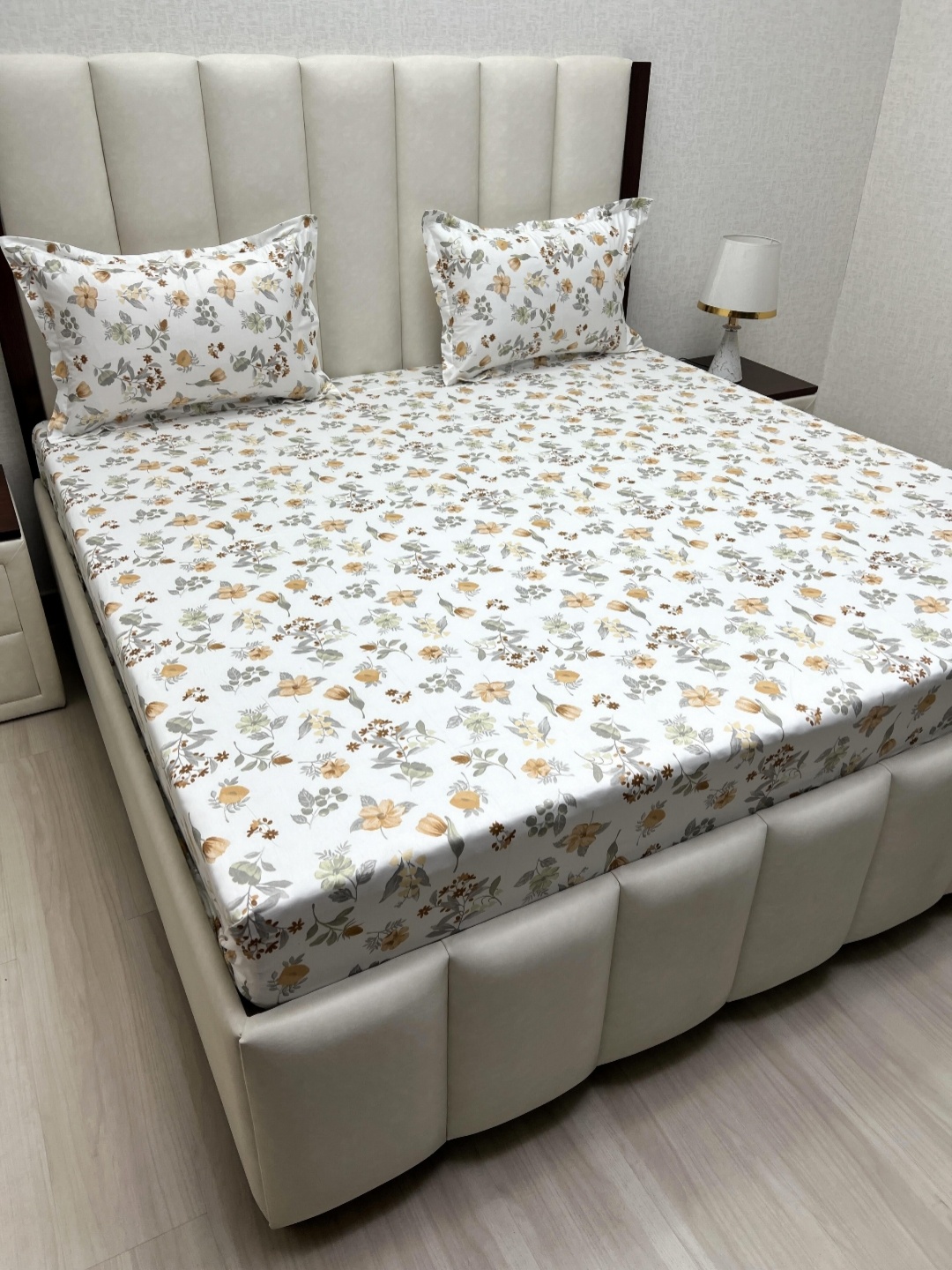 Pure Decor Royal Passion White Printed Pure Cotton 350TC Queen Bedsheet Set 2.28m x 2.54m
Pure Decor Royal Passion White Printed Pure Cotton 350TC Queen Bedsheet Set 2.28m x 2.54m
