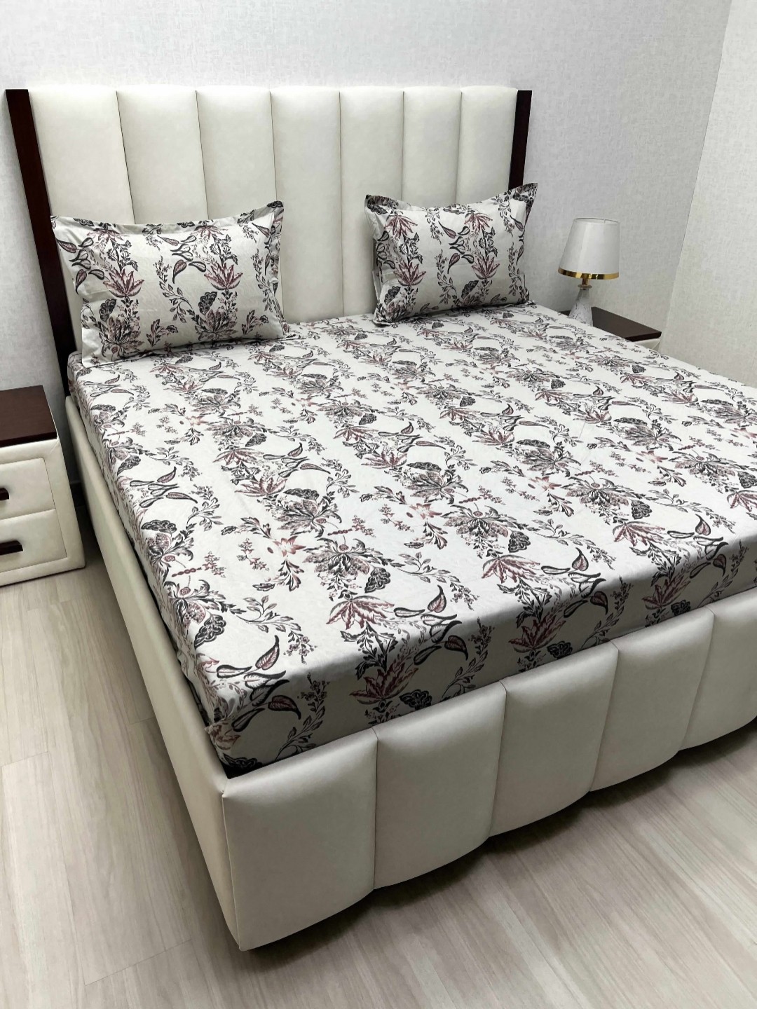 Pure Decor Velar Fur Sib White Printed Pure Cotton 300 TC King Bedsheet Set 2.74 x 2.74 m
Pure Decor Velar Fur Sib White Printed Pure Cotton 300 TC King Bedsheet Set 2.74 x 2.74 m