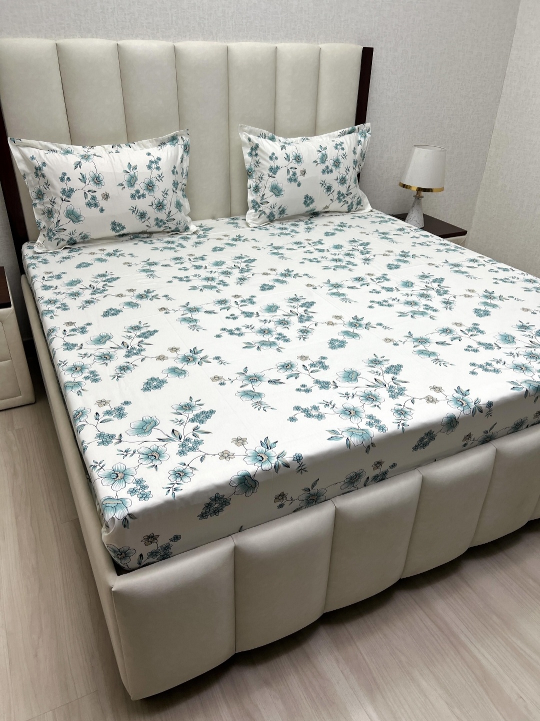 Pure Decor Royal Passion White Printed Pure Cotton 300 TC Queen Bedsheet Set 2.28m x 2.54m
Pure Decor Royal Passion White Printed Pure Cotton 300 TC Queen Bedsheet Set 2.28m x 2.54m