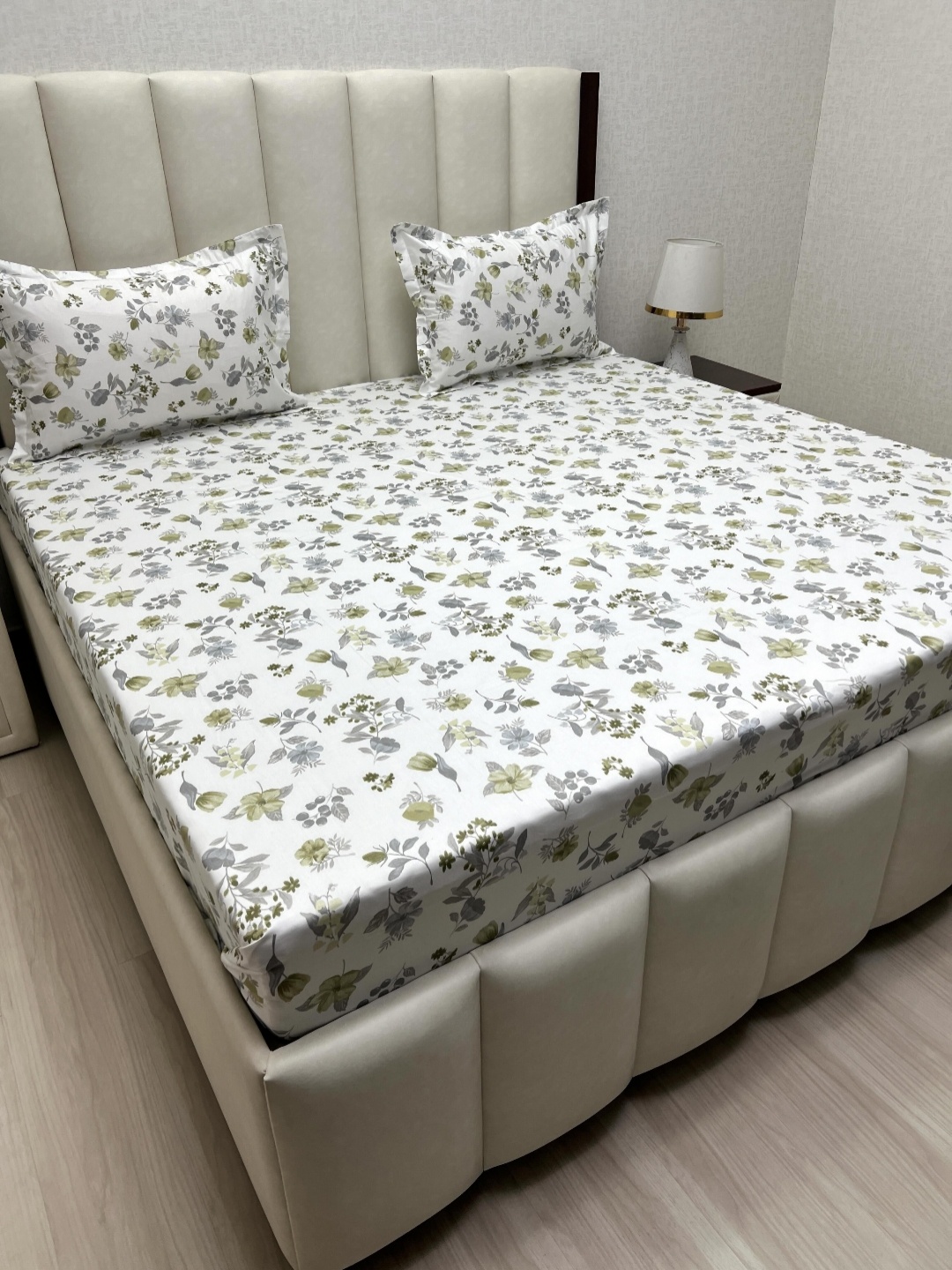 Pure Decor Royal Passion White Printed Pure Cotton 240 TC Queen Bedsheet Set 2.28 x 2.54 m
Pure Decor Royal Passion White Printed Pure Cotton 240 TC Queen Bedsheet Set 2.28 x 2.54 m
