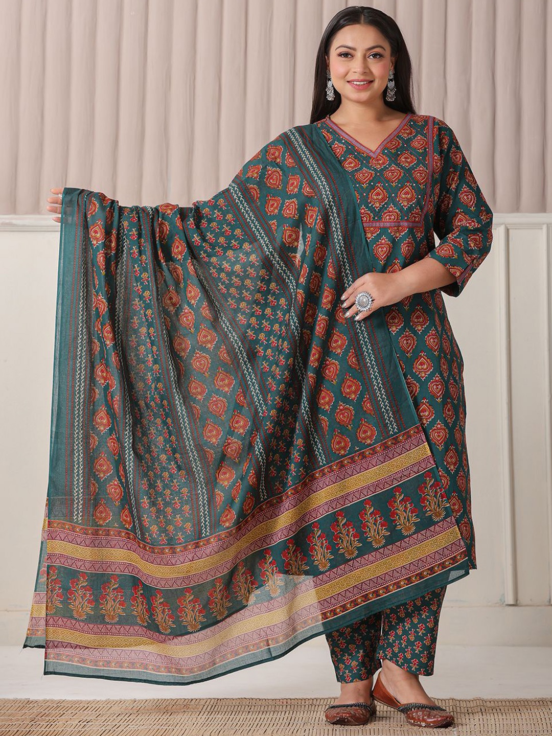 Yufta Plus Size Floral Printed Pure Cotton Straight Kurta With Trousers & Dupatta, Teal
Yufta Plus Size Floral Printed Pure Cotton Straight Kurta With Trousers & Dupatta, Teal