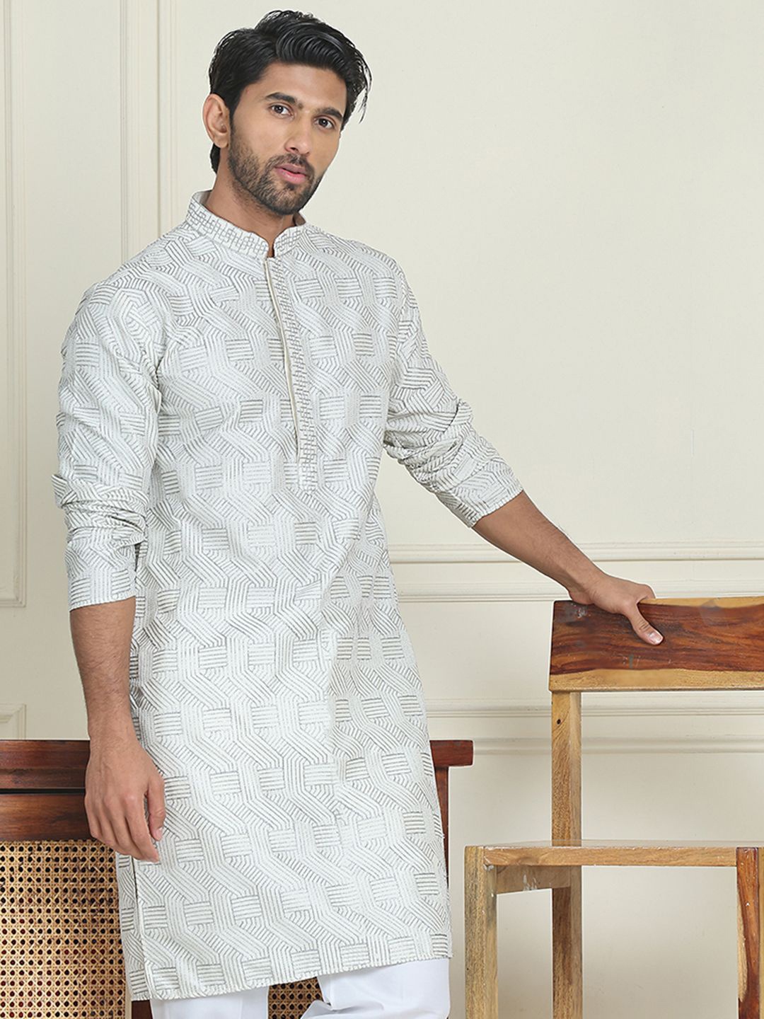 Anouk Silver-Toned Geometric Embroidered Mandarin Collar Straight Kurta, White
Anouk Silver-Toned Geometric Embroidered Mandarin Collar Straight Kurta, White