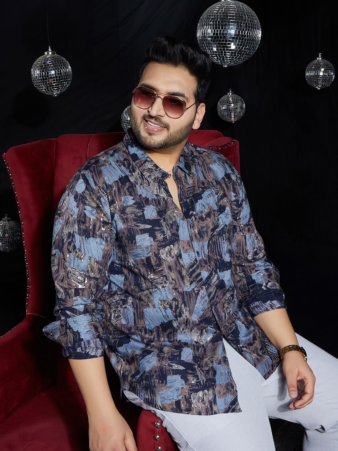 Instafab Plus Men Comfort Regular Fit Spread Collar Abstract Printed Casual Shirt, Navy blue
Instafab Plus Men Comfort Regular Fit Spread Collar Abstract Printed Casual Shirt, Navy blue
