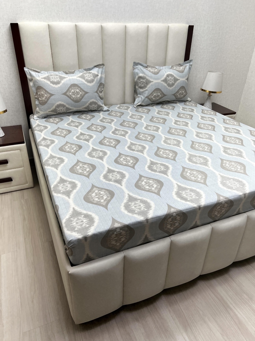 Pure Decor Royal Passion Blue Printed Pure Cotton 260 TC Queen Bedsheet Sets 2.28m x 2.54m
Pure Decor Royal Passion Blue Printed Pure Cotton 260 TC Queen Bedsheet Sets 2.28m x 2.54m