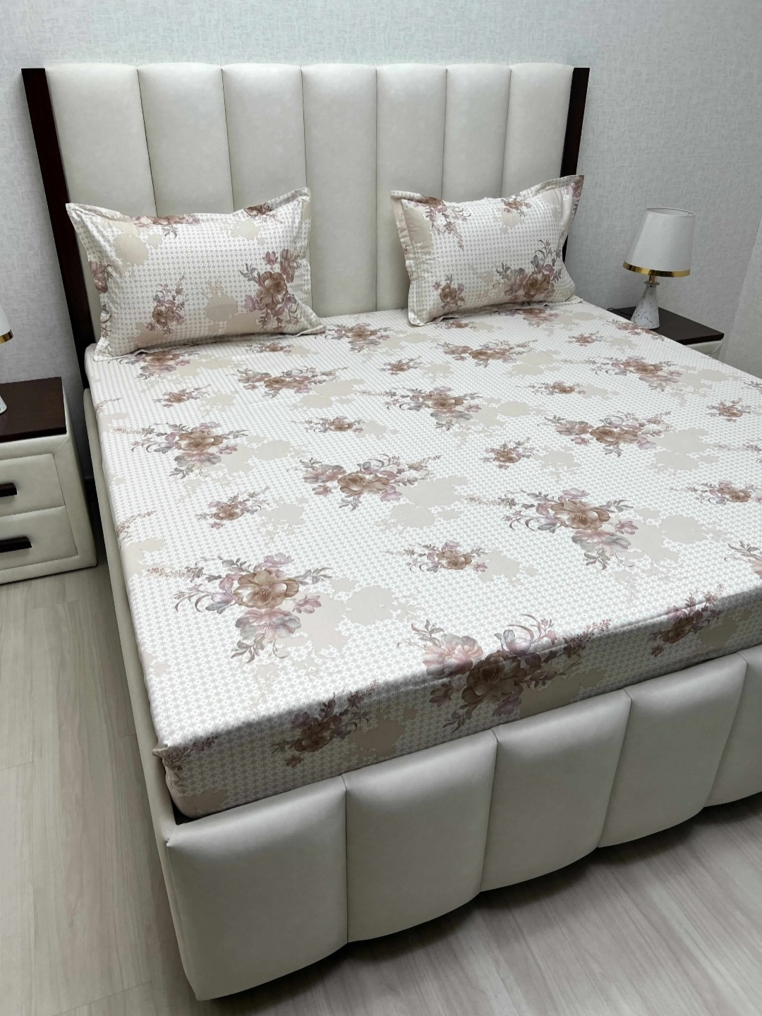 Pure Decor Royal Passion Brown Printed Pure Cotton 250 TC Queen Bedsheet Set 2.54 x 2.28 m
Pure Decor Royal Passion Brown Printed Pure Cotton 250 TC Queen Bedsheet Set 2.54 x 2.28 m