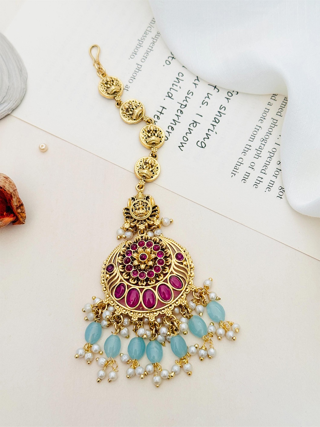 ABDESIGNS Gold-Plated Artificial Stones and Beads Studded Maang Tikka Head Jewellery
ABDESIGNS Gold-Plated Artificial Stones and Beads Studded Maang Tikka Head Jewellery