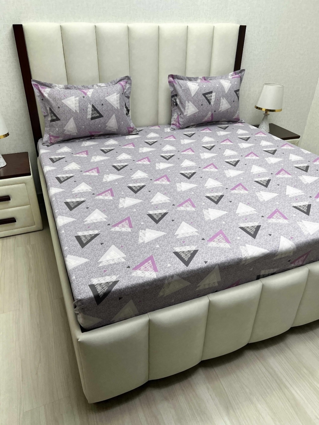 Pure Decor Royal Passion Purple Printed 210TC Pure Cotton Queen Bedsheet Set 2.28m X 2.54m
Pure Decor Royal Passion Purple Printed 210TC Pure Cotton Queen Bedsheet Set 2.28m X 2.54m