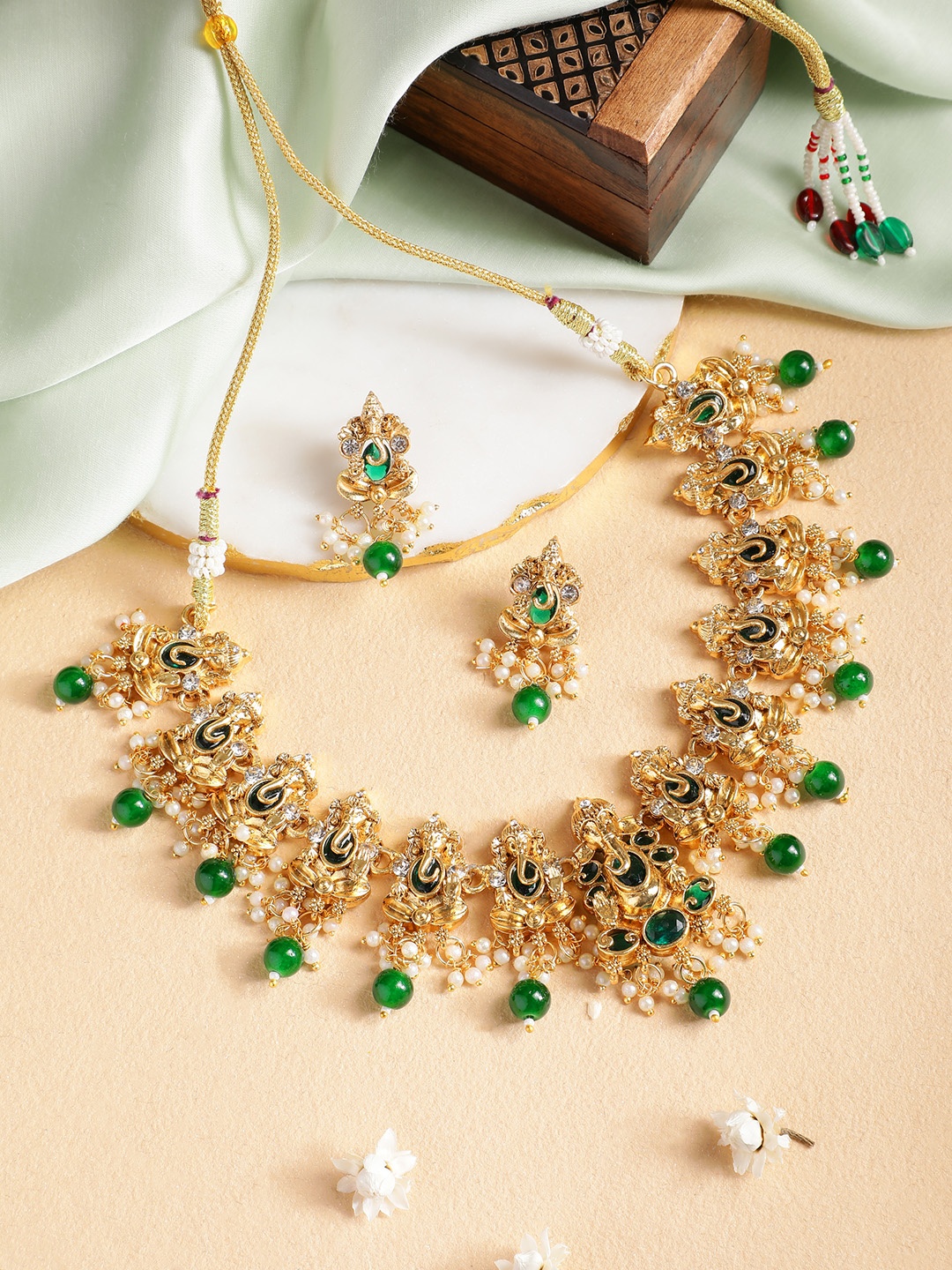 MANSIYAORANGE Gold-Plated Kempu Gemstone-Studded Lord Ganesha Temple Jewellery Set, Green
MANSIYAORANGE Gold-Plated Kempu Gemstone-Studded Lord Ganesha Temple Jewellery Set, Green
