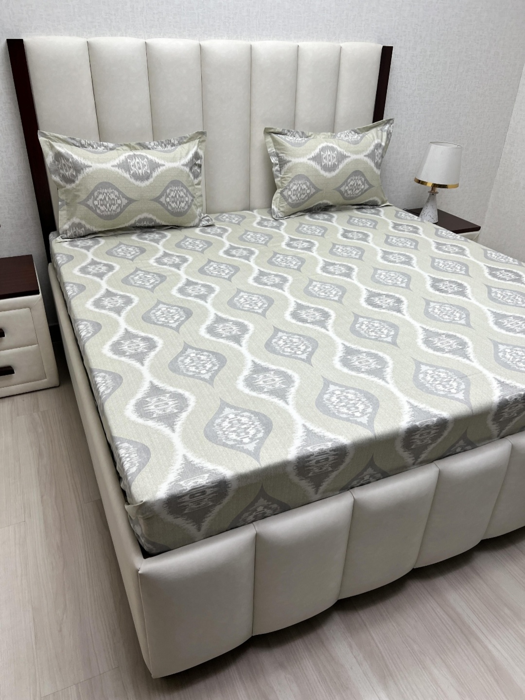 Pure Decor Royal Passion Green Printed 300TC Pure Cotton Queen Bedsheet Set 2.28m X 2.54m
Pure Decor Royal Passion Green Printed 300TC Pure Cotton Queen Bedsheet Set 2.28m X 2.54m