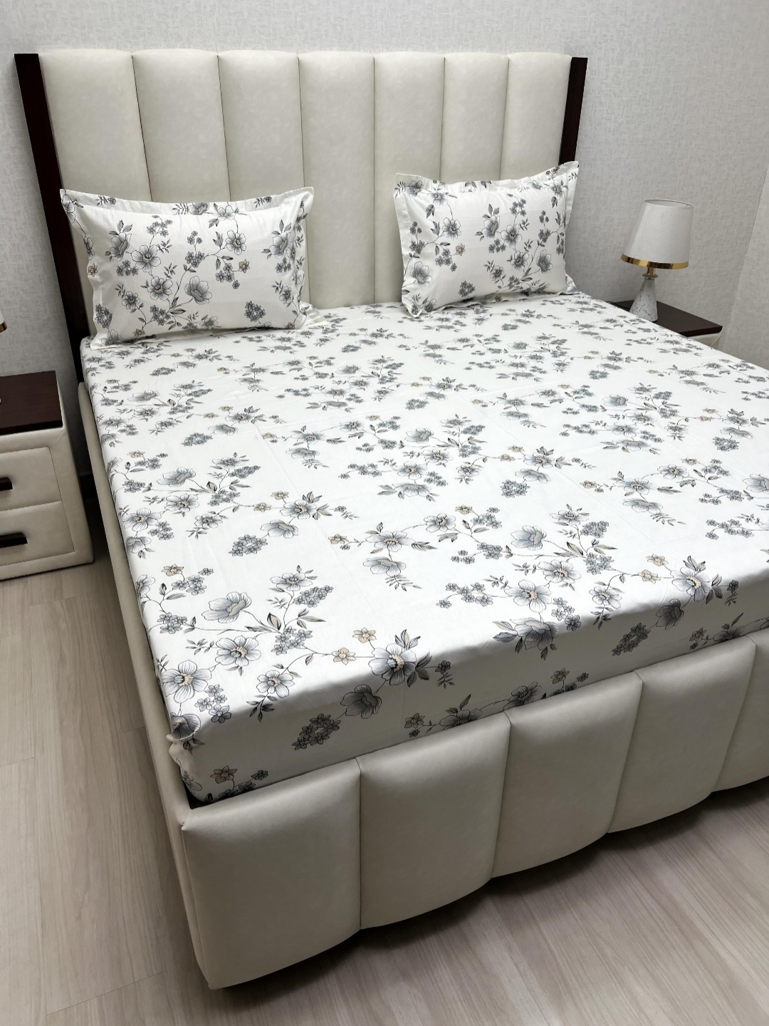 Pure Decor Royal Passion White Printed 260 TC Pure Cotton Queen Bedsheet Set 2.28m X 2.54m
Pure Decor Royal Passion White Printed 260 TC Pure Cotton Queen Bedsheet Set 2.28m X 2.54m