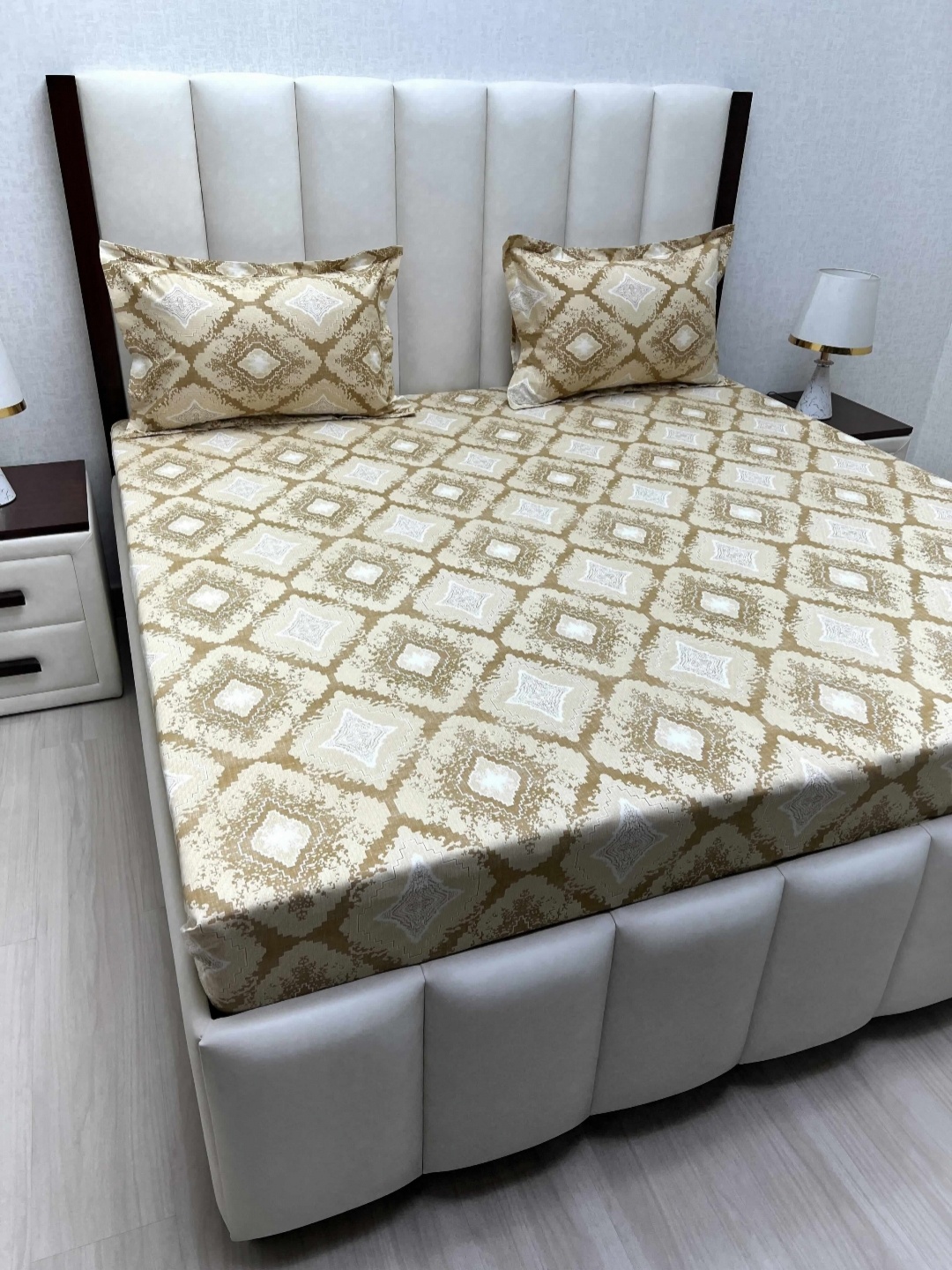 Pure Decor Royal Passion Brown & White Printed Cotton 230TC Queen Bedsheet 2.28m x 2.54m
Pure Decor Royal Passion Brown & White Printed Cotton 230TC Queen Bedsheet 2.28m x 2.54m