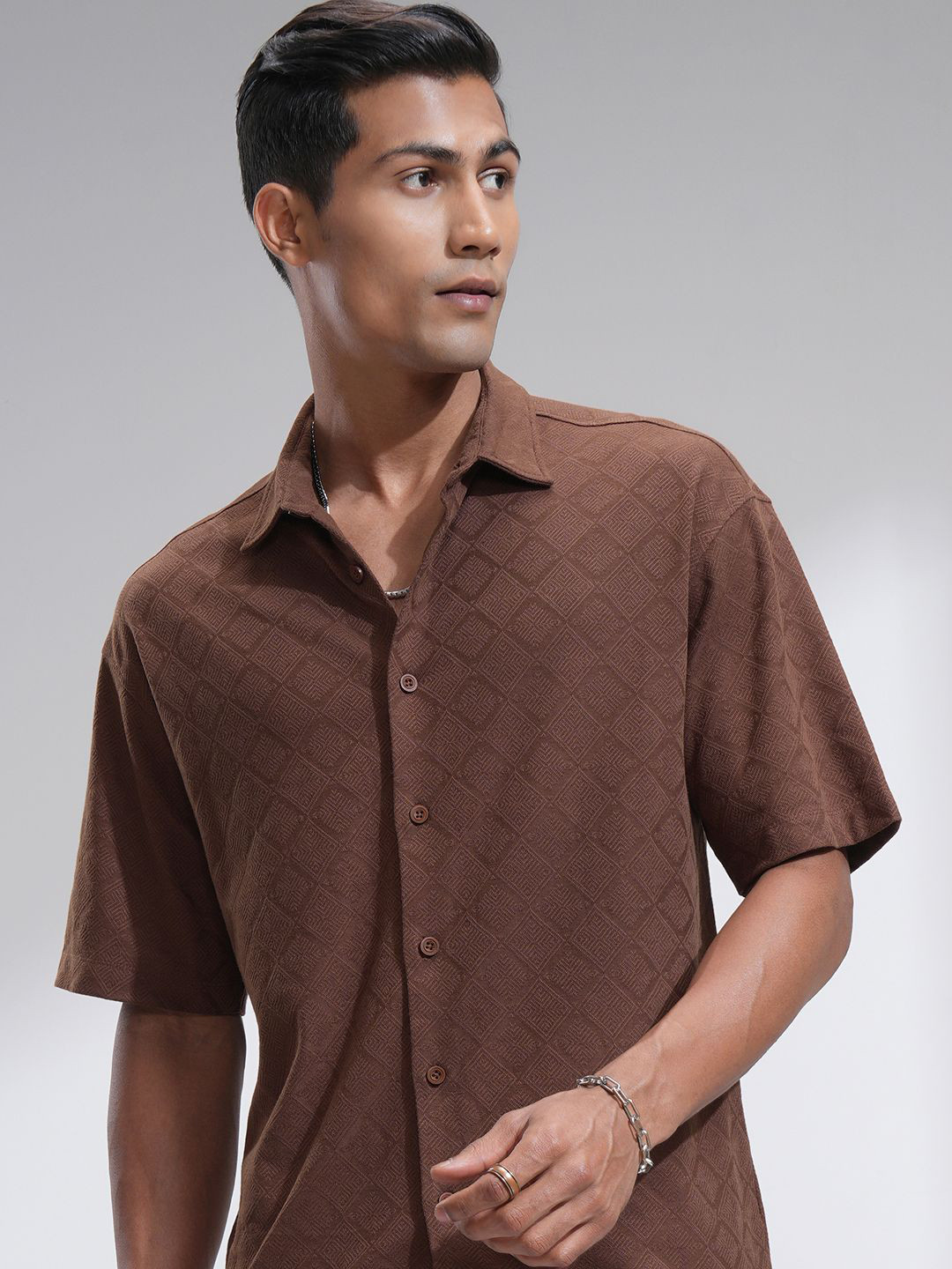 LOCOMOTIVE Men Oversized Fit Spread Collar Textured Cotton Casual Shirt, Brown
LOCOMOTIVE Men Oversized Fit Spread Collar Textured Cotton Casual Shirt, Brown