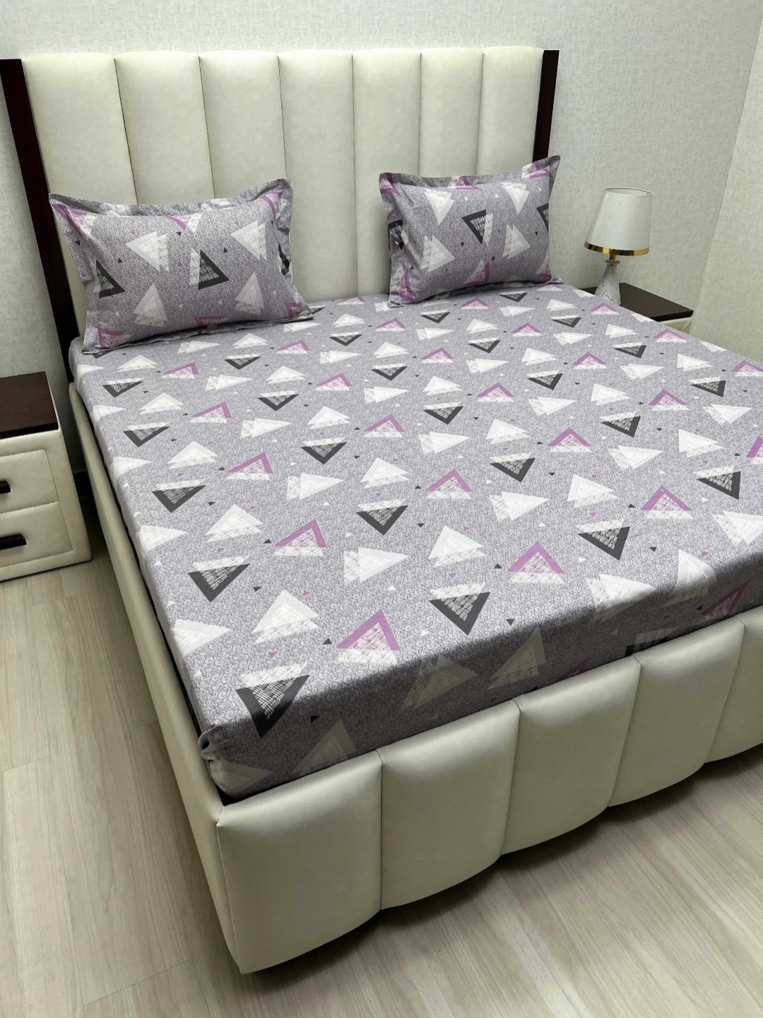 Pure Decor Royal Passion Grey Printed Pure Cotton 230TC Queen Bedsheet Set 2.28 m x 2.54 m
Pure Decor Royal Passion Grey Printed Pure Cotton 230TC Queen Bedsheet Set 2.28 m x 2.54 m