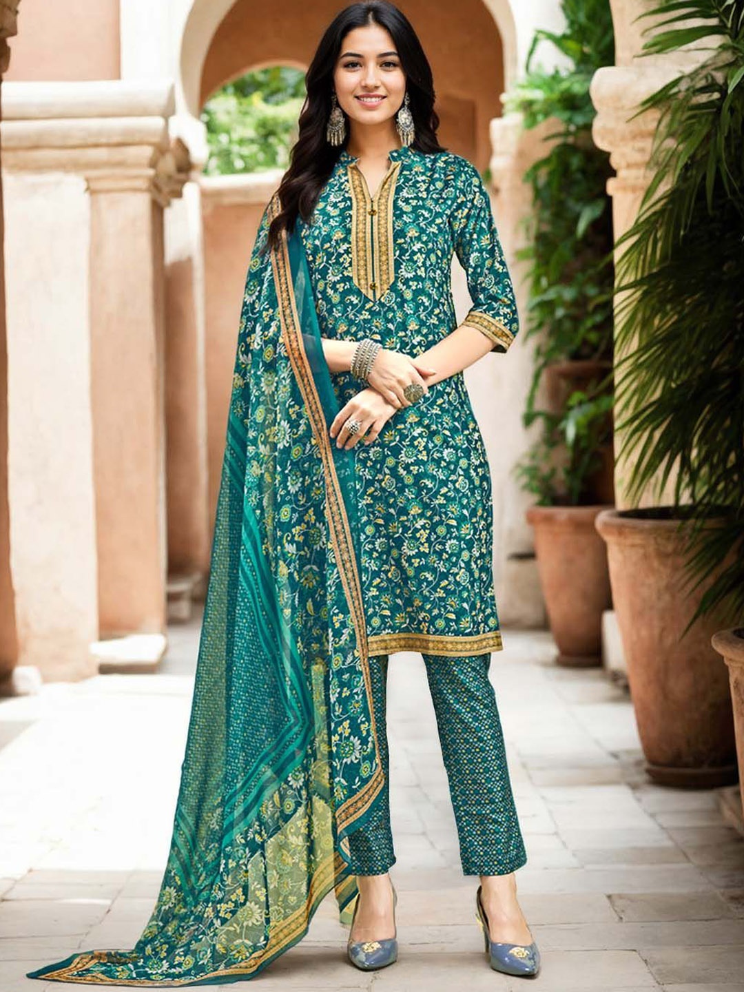 Anouk Rustic Floral Printed Mandarin Collar Straight Kurta With Trousers & Dupatta, Green
Anouk Rustic Floral Printed Mandarin Collar Straight Kurta With Trousers & Dupatta, Green