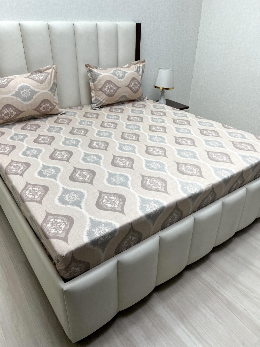 Pure Decor Royal Passion Brown Pure Cotton 400 TC Queen Bedsheet Set 2.28 m x 2.54 m
Pure Decor Royal Passion Brown Pure Cotton 400 TC Queen Bedsheet Set 2.28 m x 2.54 m