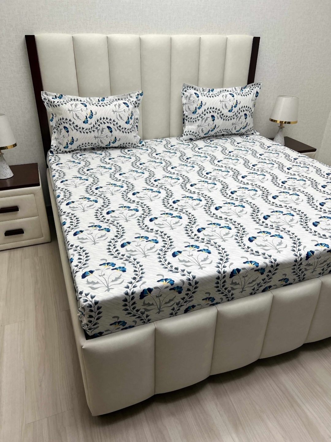 Pure Decor White & Blue Floral 250 TC King Bedsheet with 2 Pillow Covers 2.74 m x 2.74 m
Pure Decor White & Blue Floral 250 TC King Bedsheet with 2 Pillow Covers 2.74 m x 2.74 m