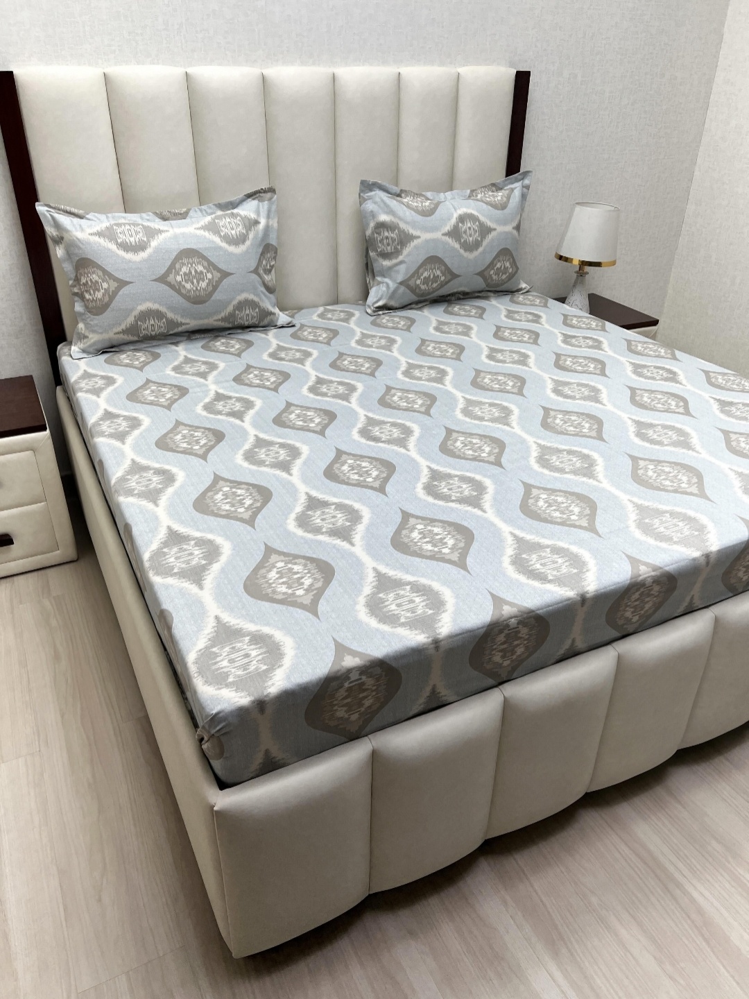 Pure Decor Royal Passion Blue Printed Cotton 330TC Queen Bedsheet Set 2.28m x 2.54m
Pure Decor Royal Passion Blue Printed Cotton 330TC Queen Bedsheet Set 2.28m x 2.54m
