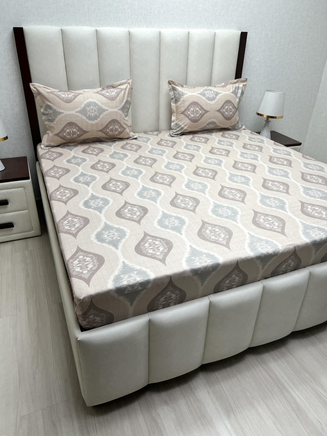 Pure Decor Royal Passion Brown Printed 240TC Pure Cotton Queen Bedsheet Set 2.28m x 2.54m
Pure Decor Royal Passion Brown Printed 240TC Pure Cotton Queen Bedsheet Set 2.28m x 2.54m