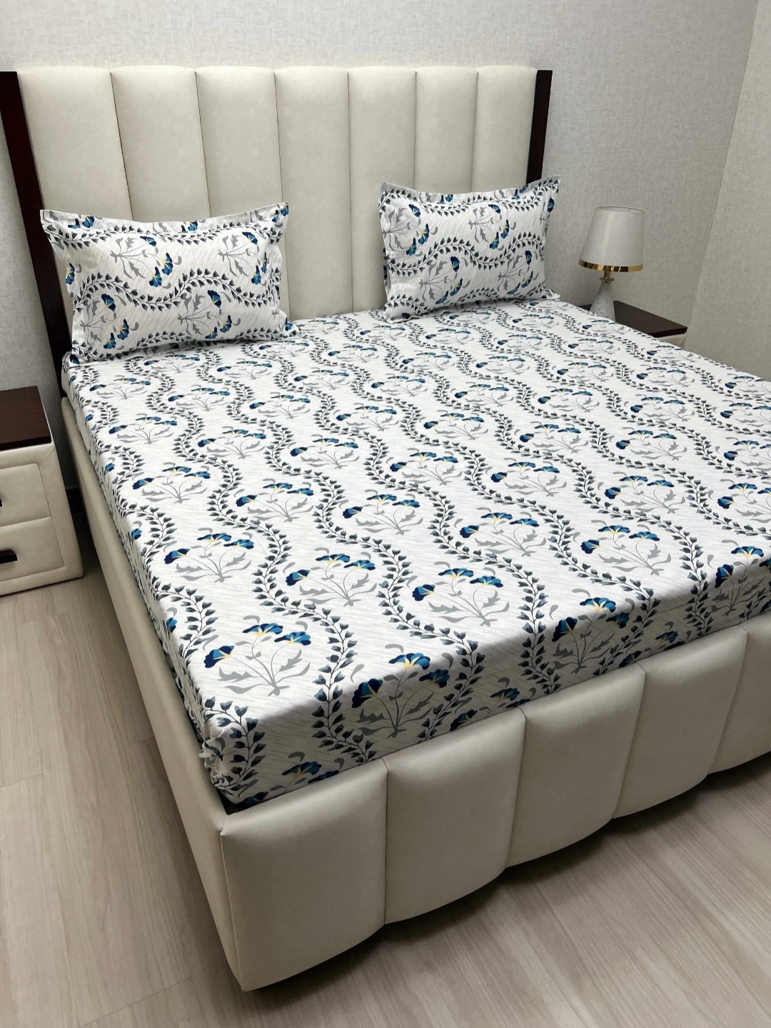 Pure Decor Velar Fur Sib Printed Pure Cotton 330TC King Bedsheet Set - 2.74 m x 2.74 m, White
Pure Decor Velar Fur Sib Printed Pure Cotton 330TC King Bedsheet Set - 2.74 m x 2.74 m, White