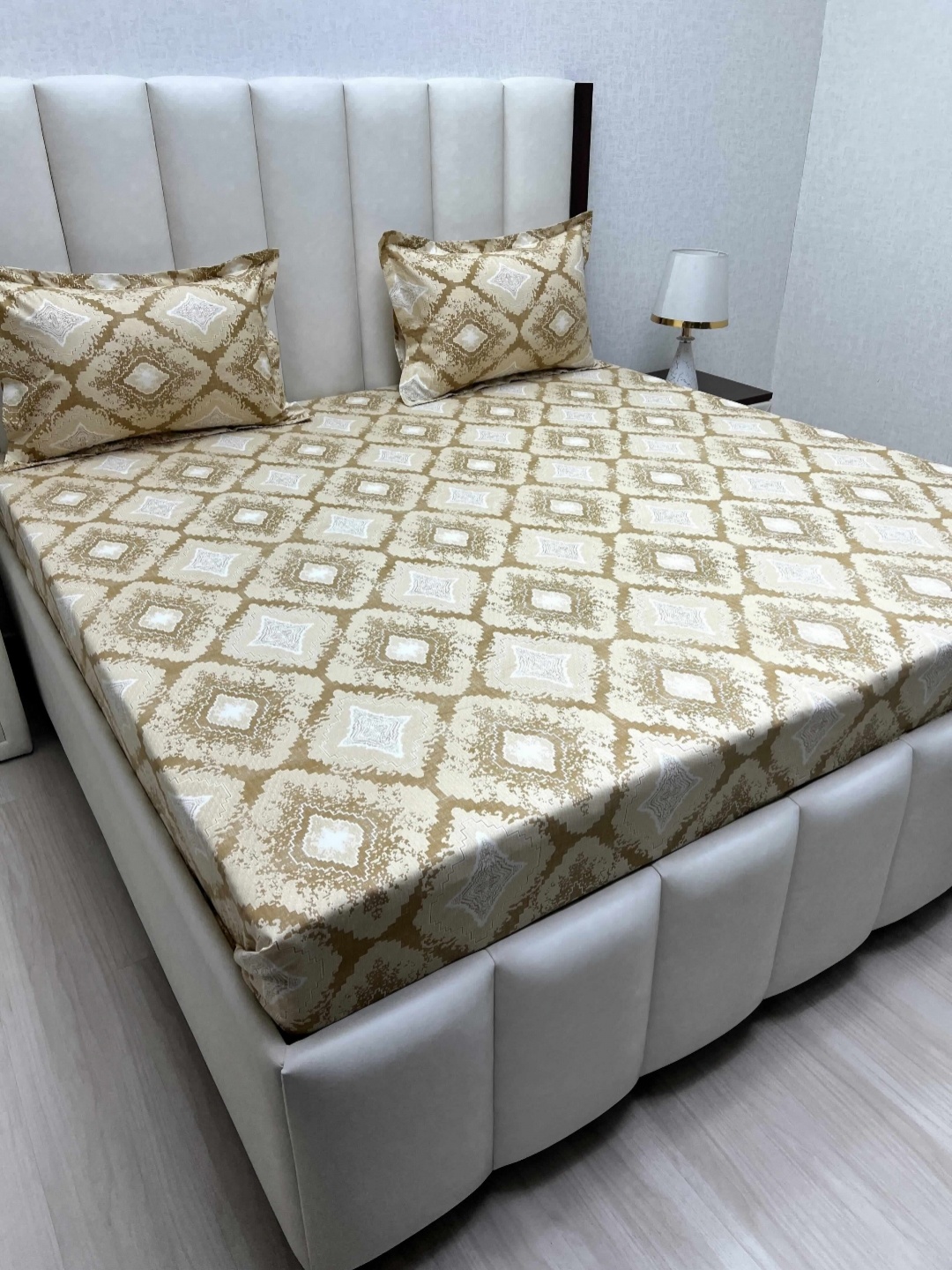 Pure Decor Royal Passion Brown Printed Pure Cotton 220 TC King Bedsheet Set 2.28m x 2.54m
Pure Decor Royal Passion Brown Printed Pure Cotton 220 TC King Bedsheet Set 2.28m x 2.54m