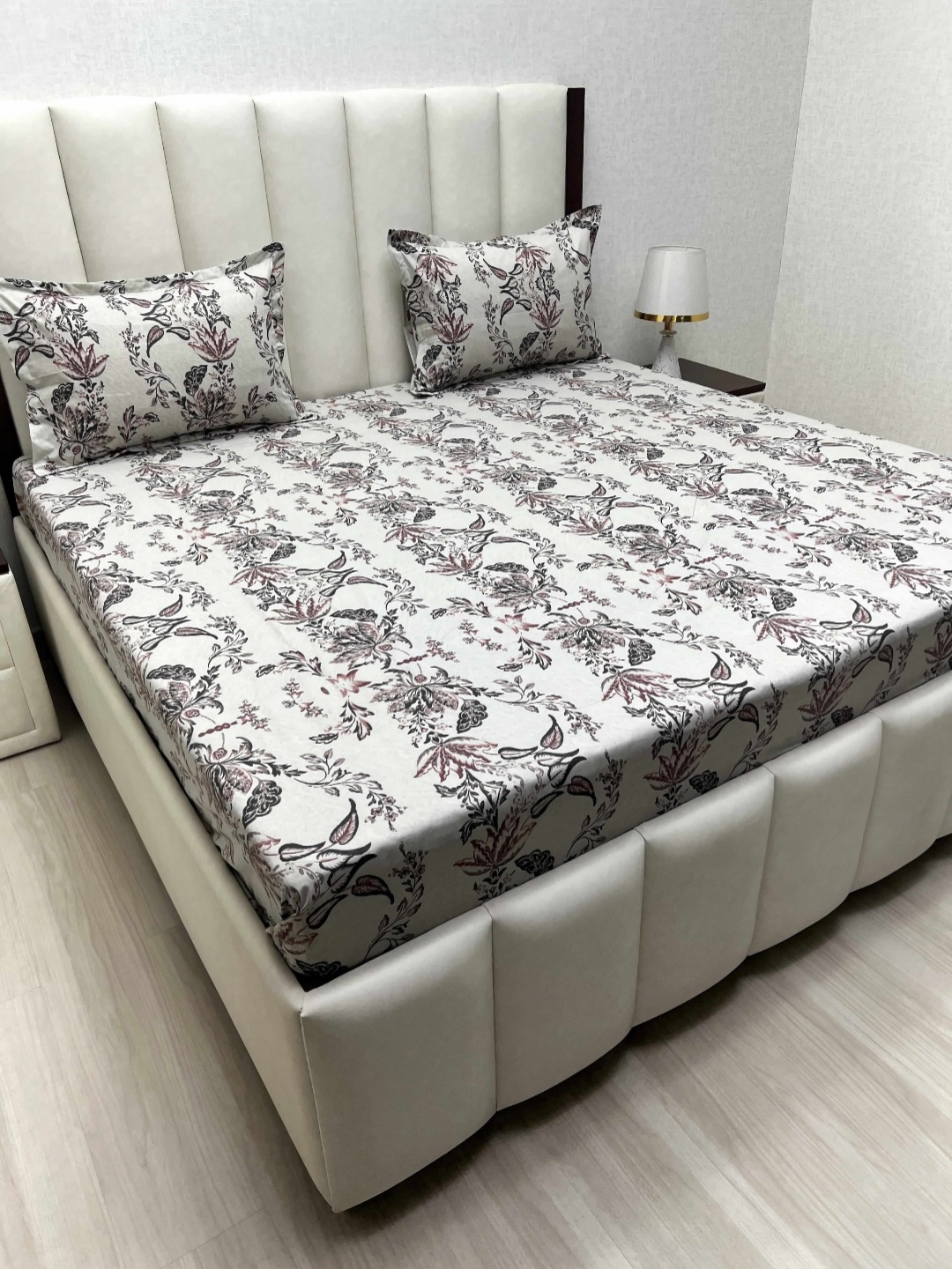 Pure Decor White Floral Printed Pure Cotton 240 TC King Bedsheet Set 2.74 m x 2.74 m
Pure Decor White Floral Printed Pure Cotton 240 TC King Bedsheet Set 2.74 m x 2.74 m