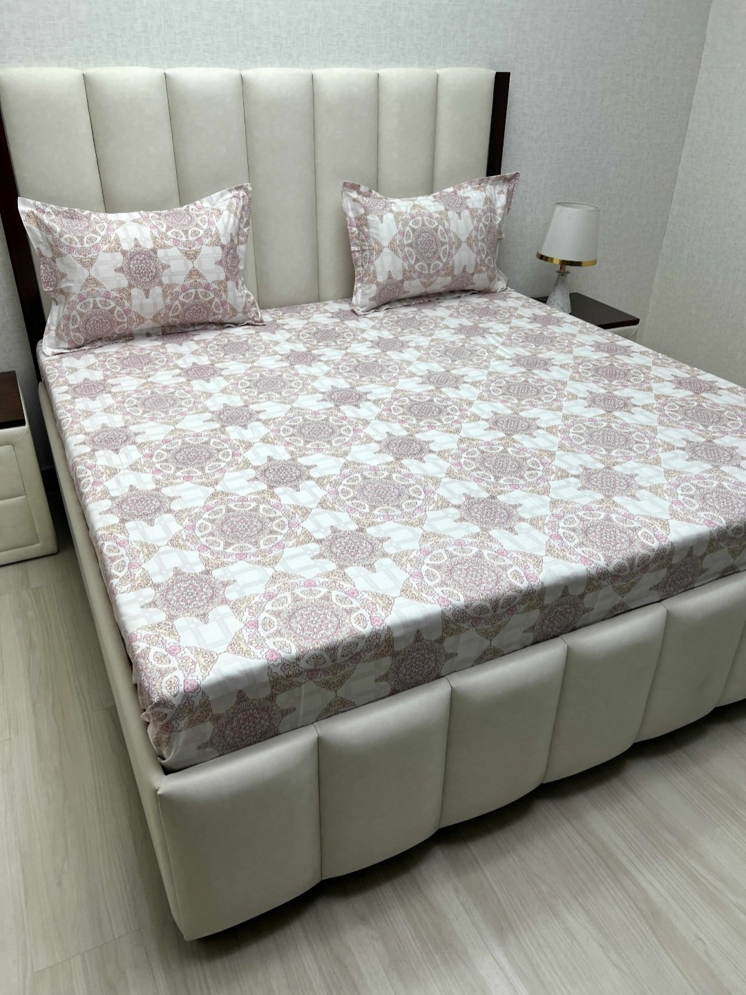 Pure Decor Royal Passion Pink Printed Pure Cotton 260TC Queen Bedsheet Sets 2.28m x 2.54m
Pure Decor Royal Passion Pink Printed Pure Cotton 260TC Queen Bedsheet Sets 2.28m x 2.54m