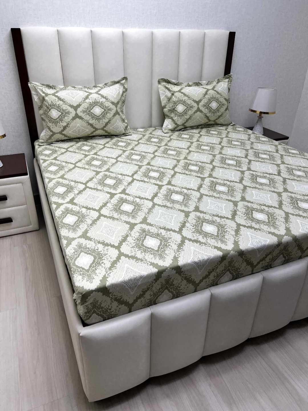 Pure Decor Royal Passion Green Printed Pure Cotton 220TC Queen Bedsheet Sets 2.28m x 2.54m
Pure Decor Royal Passion Green Printed Pure Cotton 220TC Queen Bedsheet Sets 2.28m x 2.54m