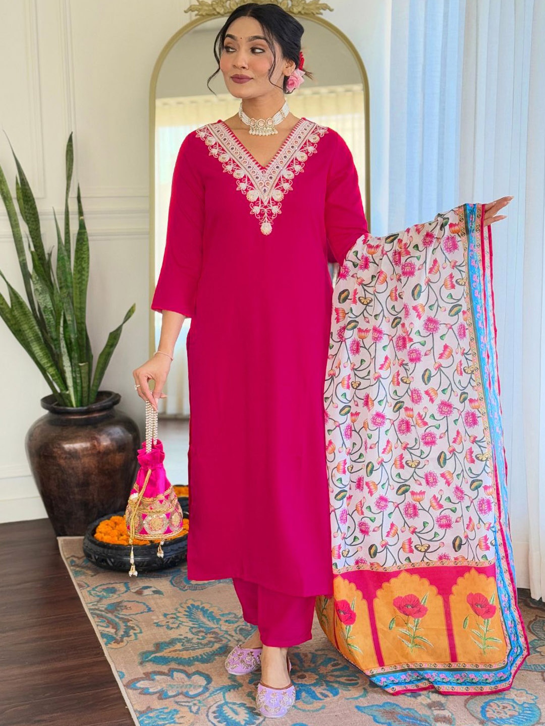 KALINI Ethnic Motifs Embroidered V-Neck Straight Kurta With Trousers And Dupatta, Pink
KALINI Ethnic Motifs Embroidered V-Neck Straight Kurta With Trousers And Dupatta, Pink