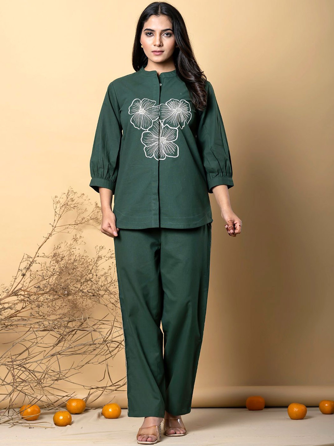 Readiprint Floral Embroidered Mandarin Collar Puffed Sleeves Shirt With Trouser, Green
Readiprint Floral Embroidered Mandarin Collar Puffed Sleeves Shirt With Trouser, Green