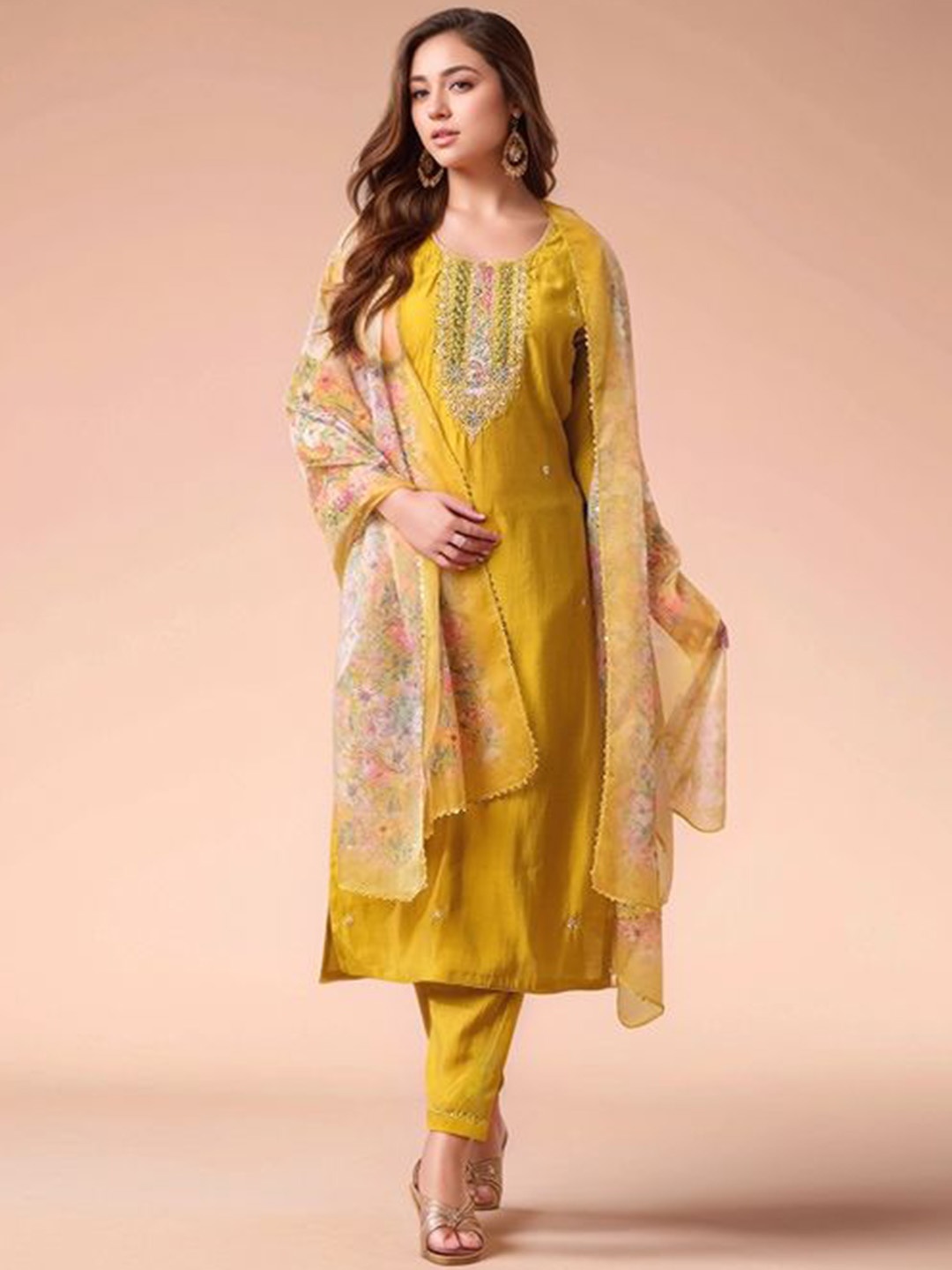 Siya Fashion Floral Embroidered Straight Sequinned Kurta With Trousers And Dupatta, Yellow
Siya Fashion Floral Embroidered Straight Sequinned Kurta With Trousers And Dupatta, Yellow