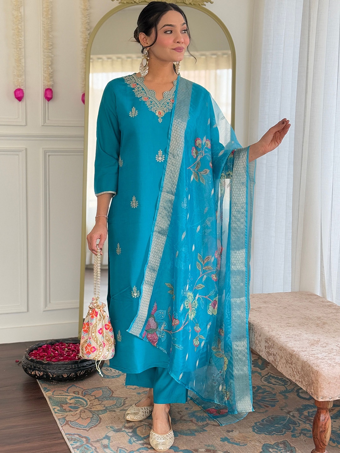 Navlik Floral Embroidered V-Neck Sequinned Straight Kurta With Trousers And Dupatta, Blue
Navlik Floral Embroidered V-Neck Sequinned Straight Kurta With Trousers And Dupatta, Blue