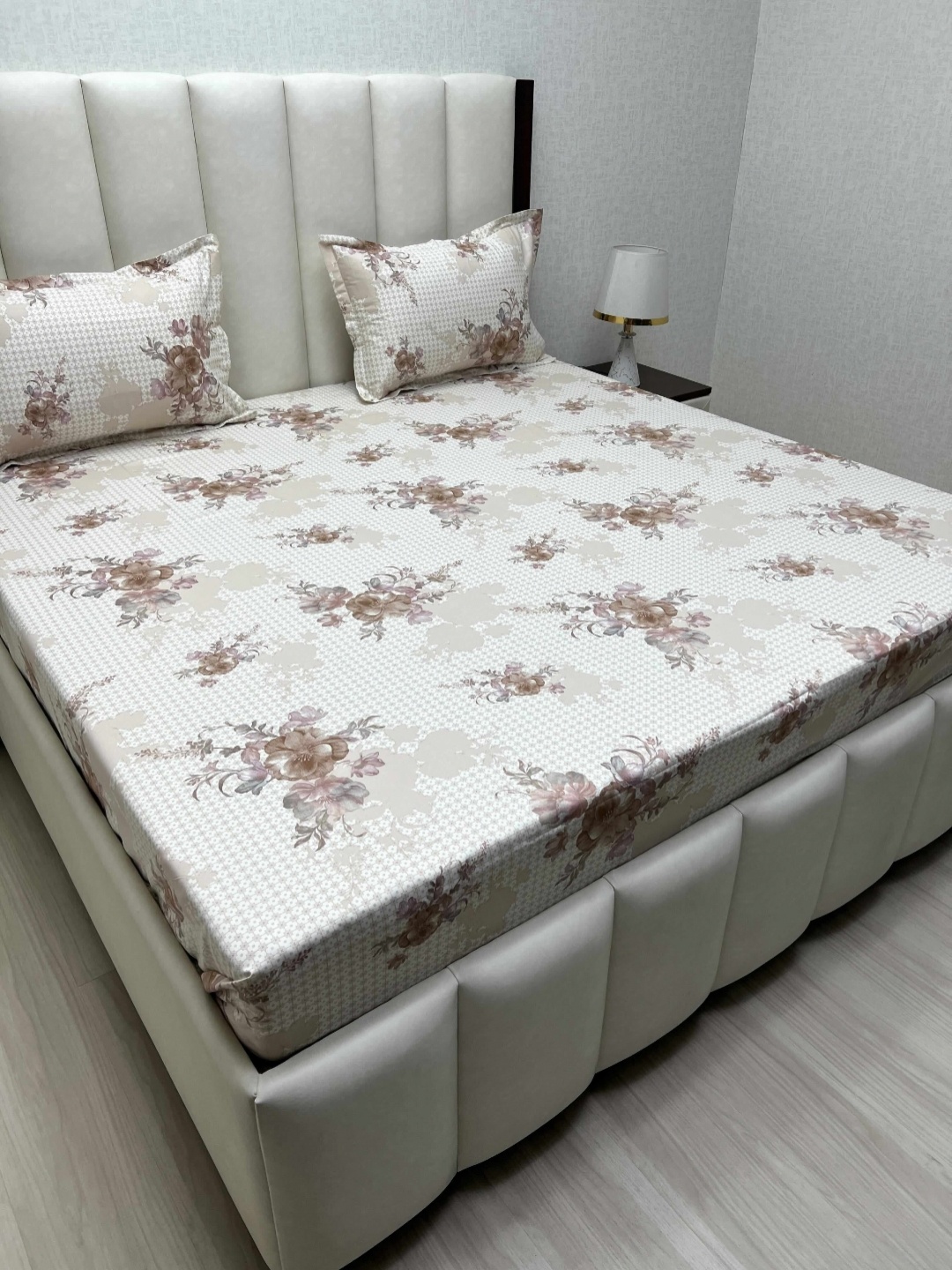 Pure Decor Royal Passion Brown Printed Cotton 400 TC Queen Bedsheet Set 2.28 m x 2.54 m
Pure Decor Royal Passion Brown Printed Cotton 400 TC Queen Bedsheet Set 2.28 m x 2.54 m