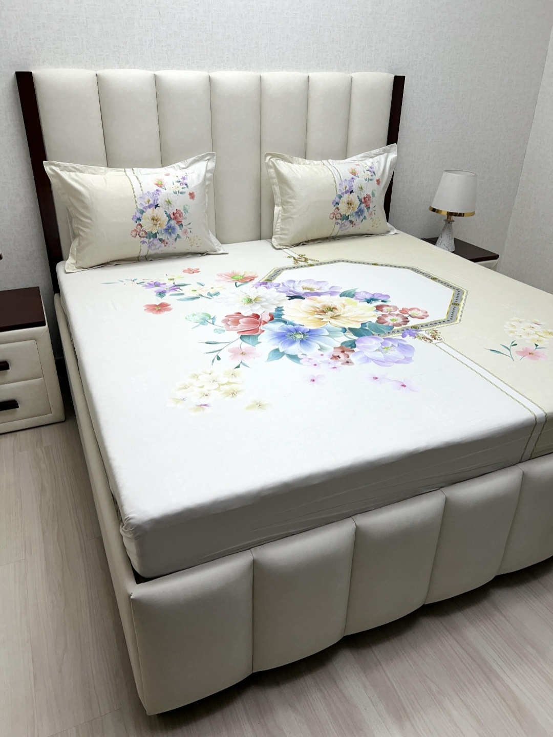 Pure Decor Majestic Beige Printed Pure Cotton 400 TC King Bedsheet Set 2.74m x 2.74m
Pure Decor Majestic Beige Printed Pure Cotton 400 TC King Bedsheet Set 2.74m x 2.74m