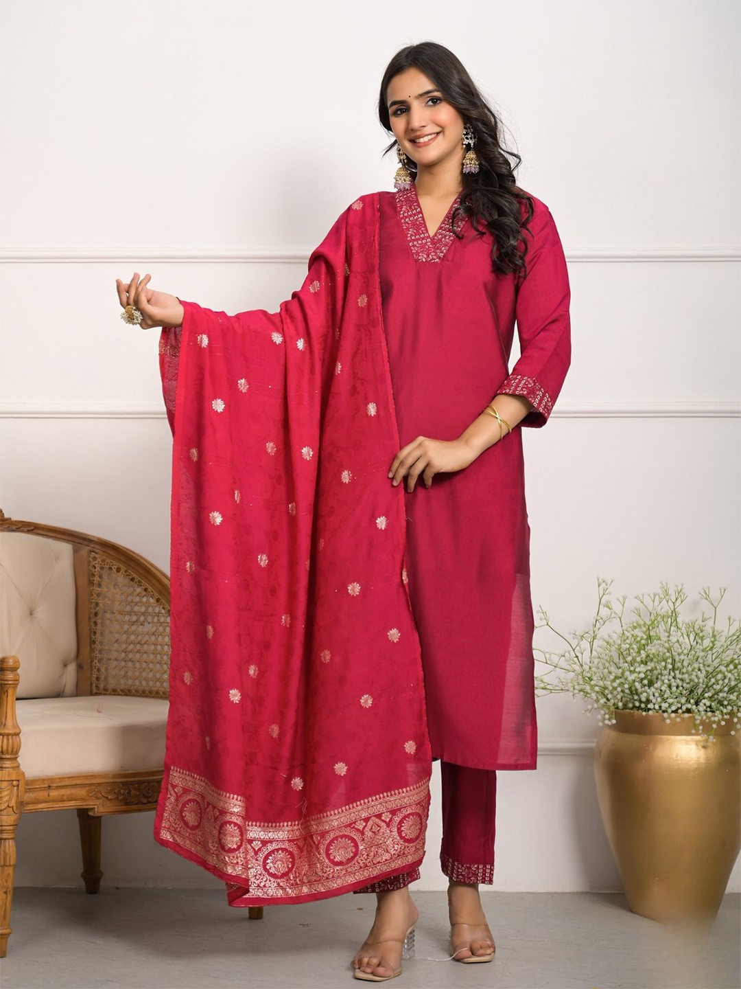 ODETTE Women Floral Yoke Design Embroidered Thread Work Kurta with Trousers & Dupatta, Pink
ODETTE Women Floral Yoke Design Embroidered Thread Work Kurta with Trousers & Dupatta, Pink